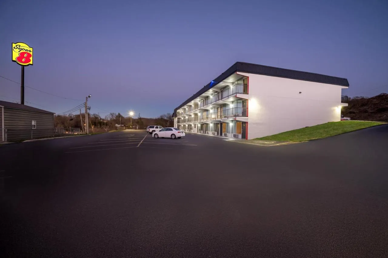 Super 8 by Wyndham Kingsport /I-81