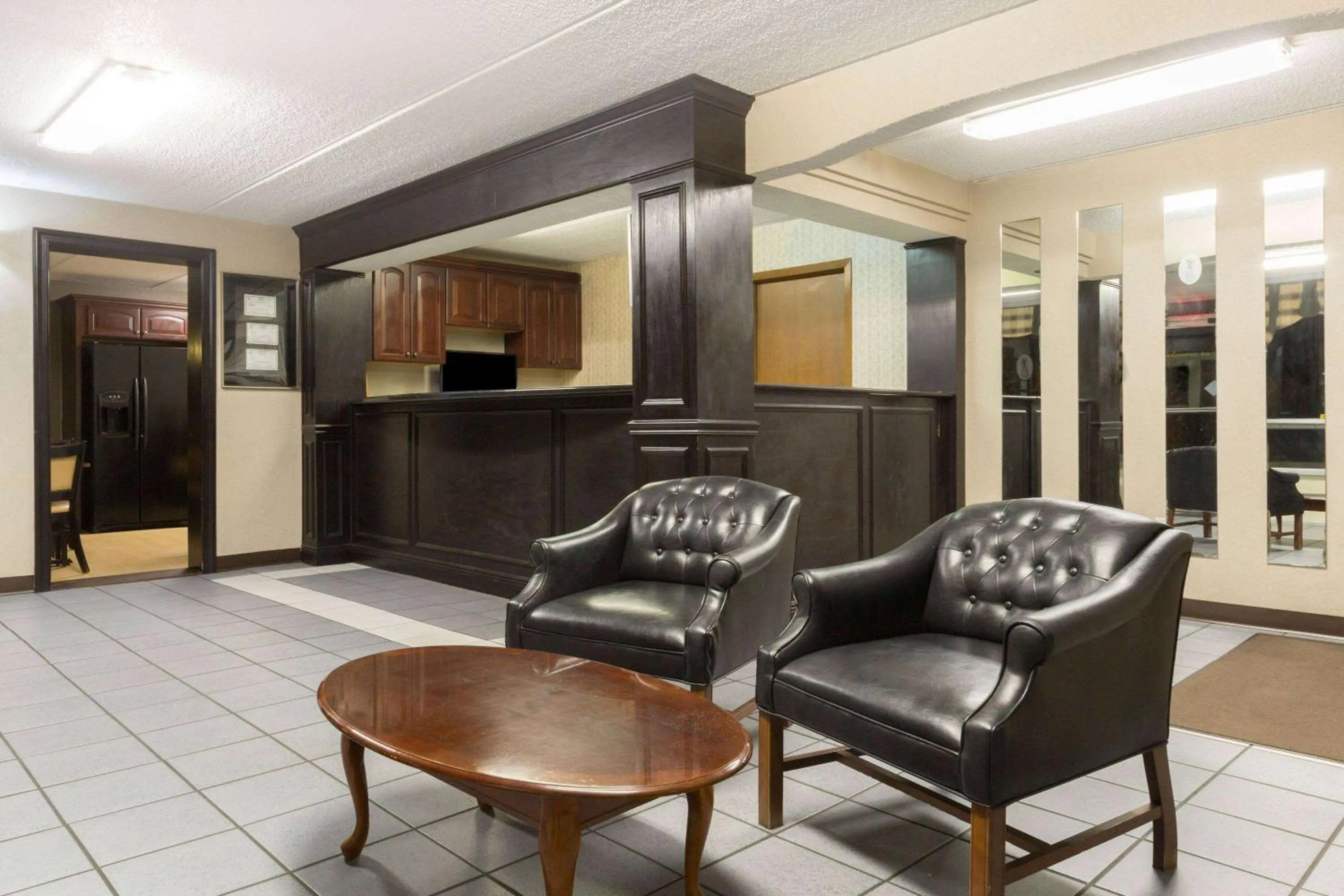 Lobby or reception in Super 8 by Wyndham Kingsport /I-81