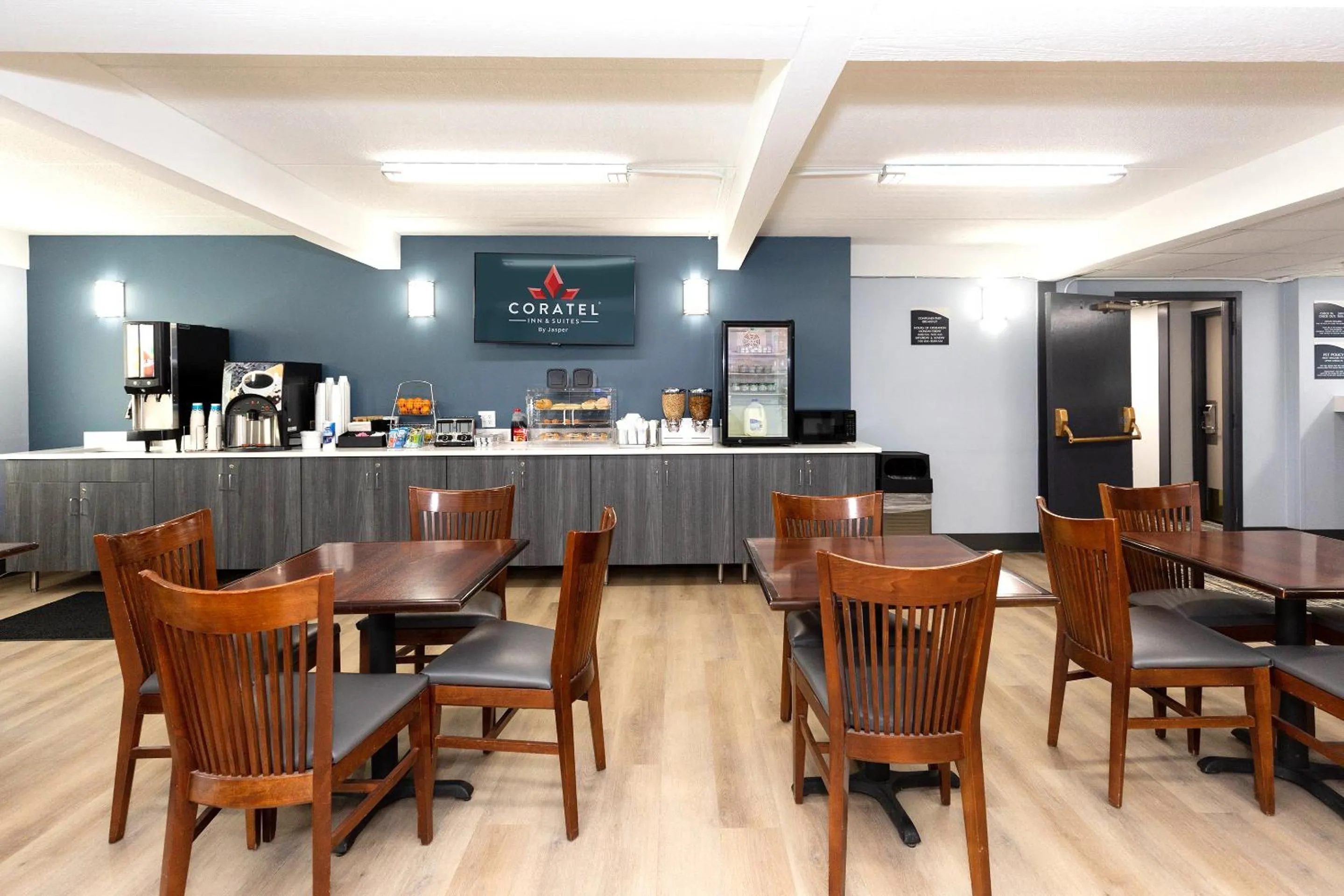 Restaurant/places to eat in Coratel Inn & Suites by Jasper Mankato