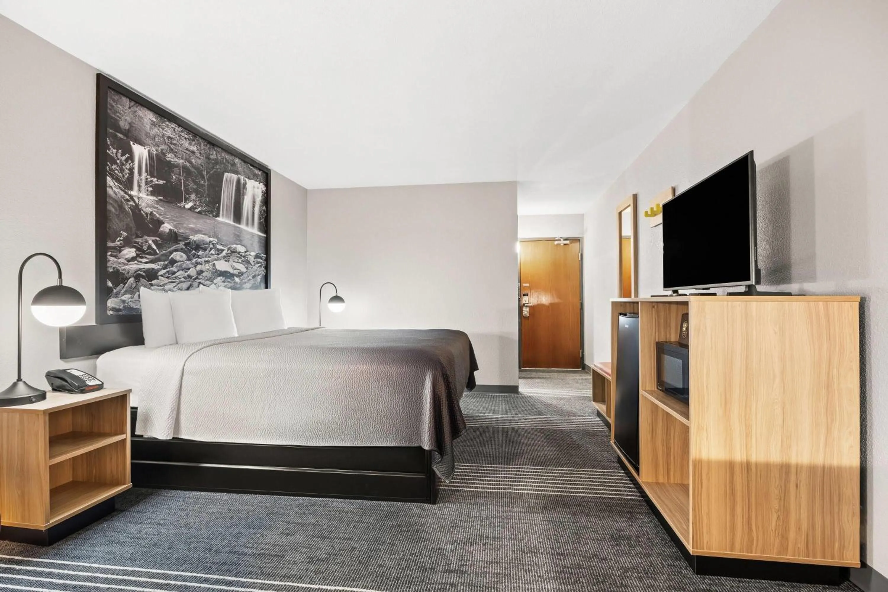 Bed in Super 8 by Wyndham Harrison AR