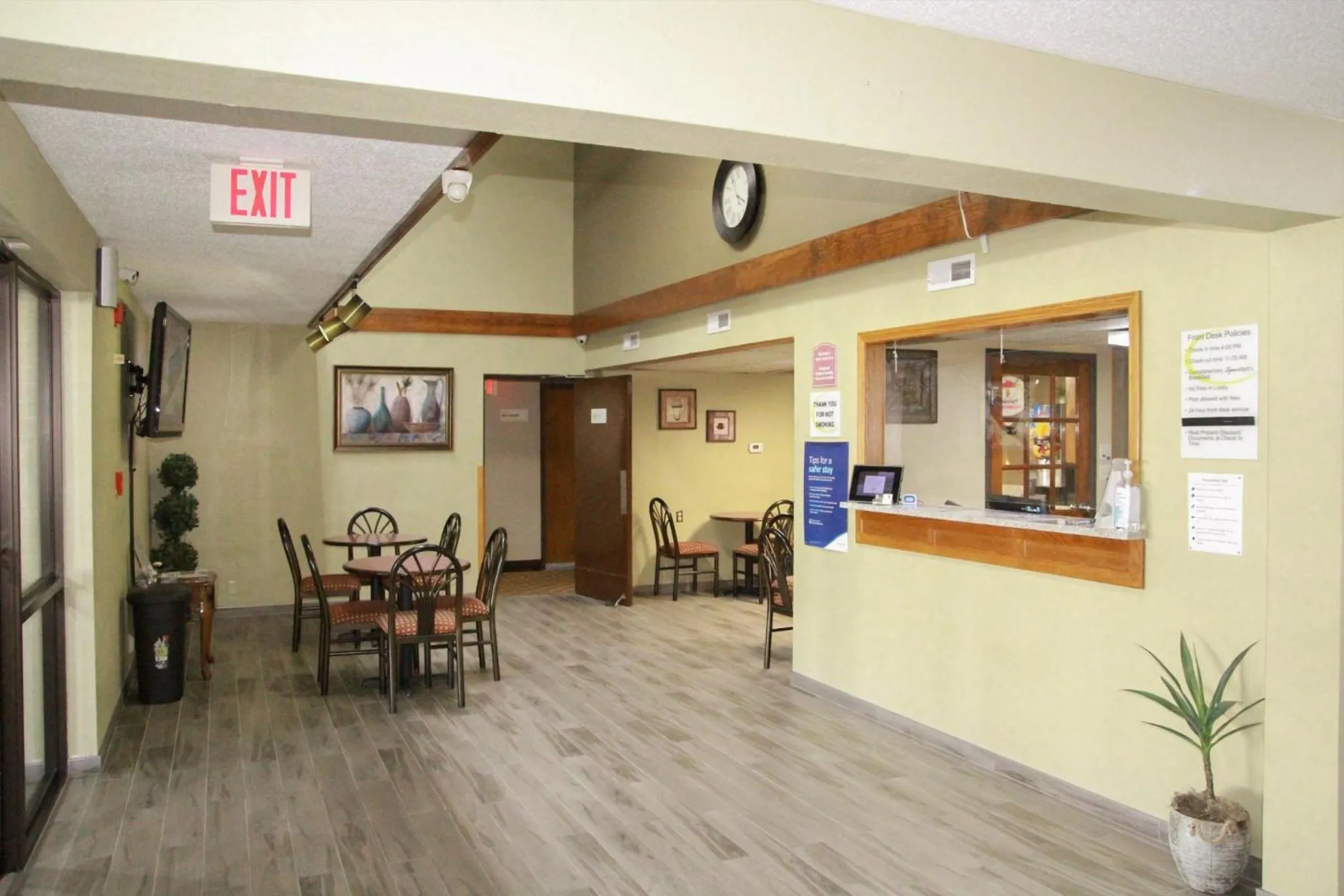 Lobby or reception in Super 8 by Wyndham Harrison AR