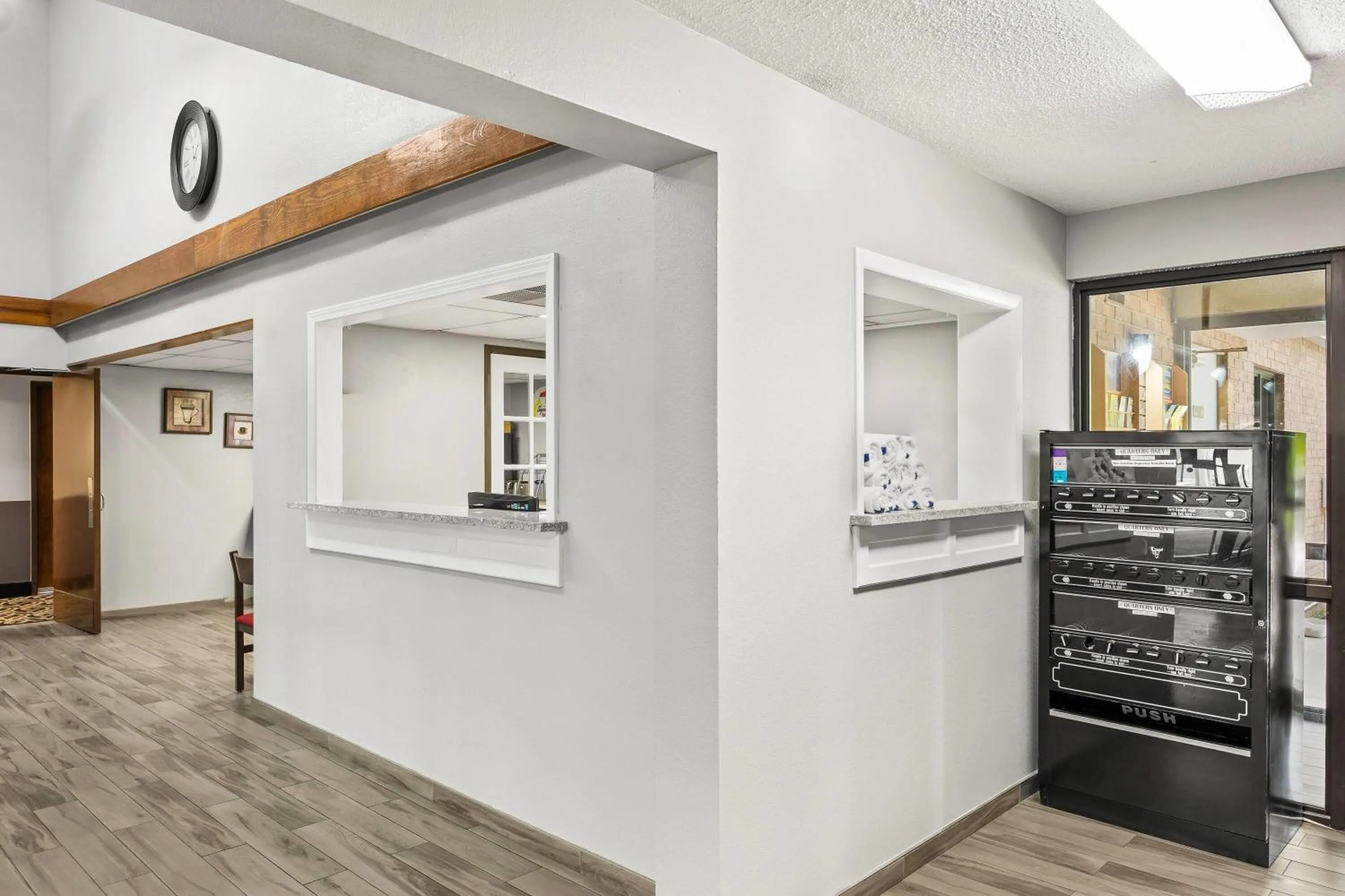 Lobby or reception in Super 8 by Wyndham Harrison AR