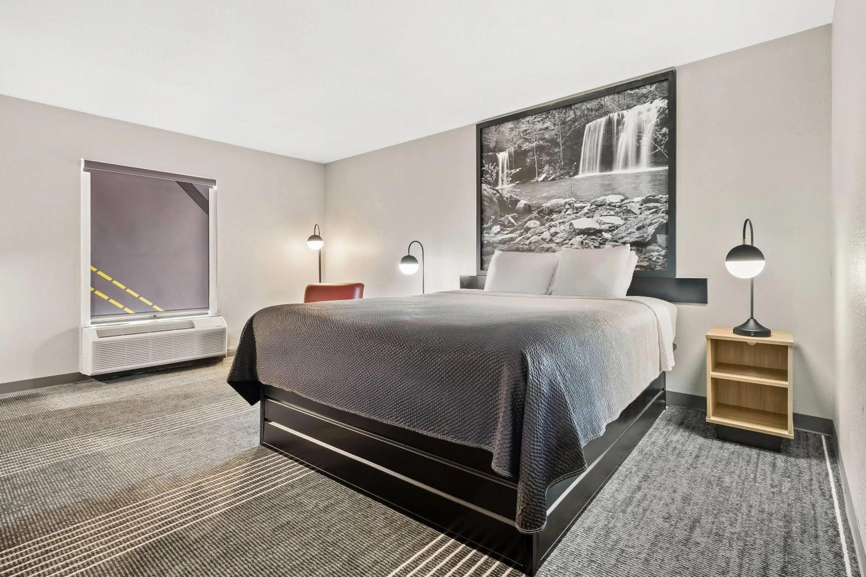 Bed in Super 8 by Wyndham Harrison AR