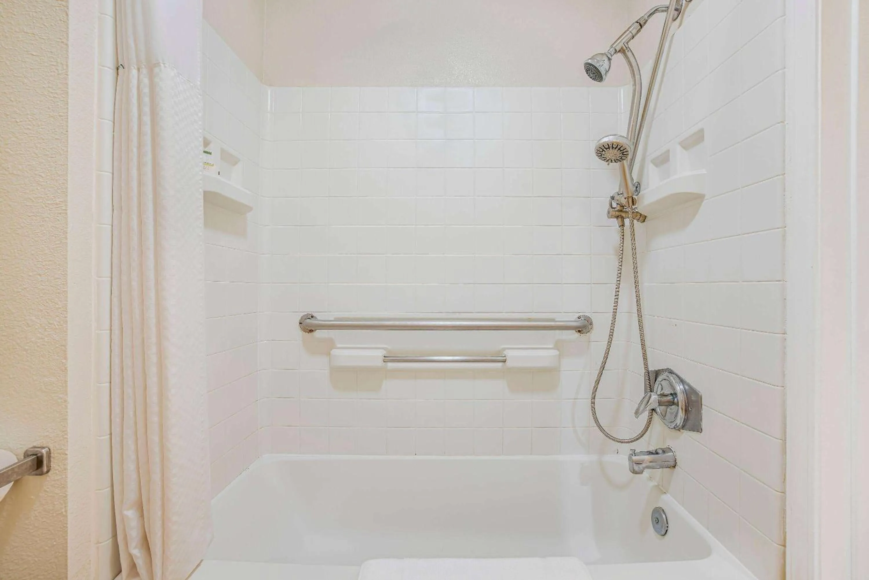 Bathroom in Super 8 by Wyndham Auburn