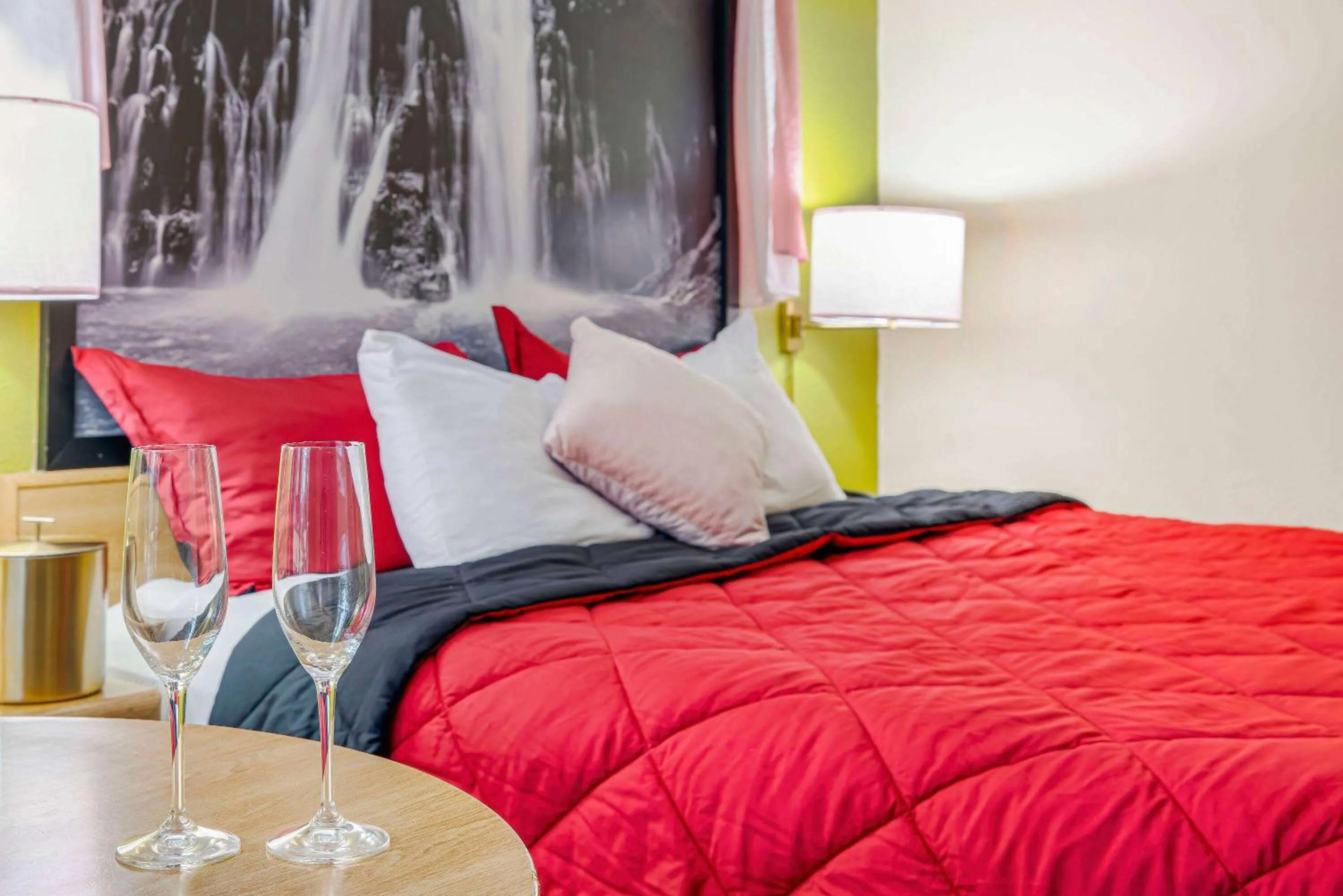 Bed in Super 8 by Wyndham Auburn