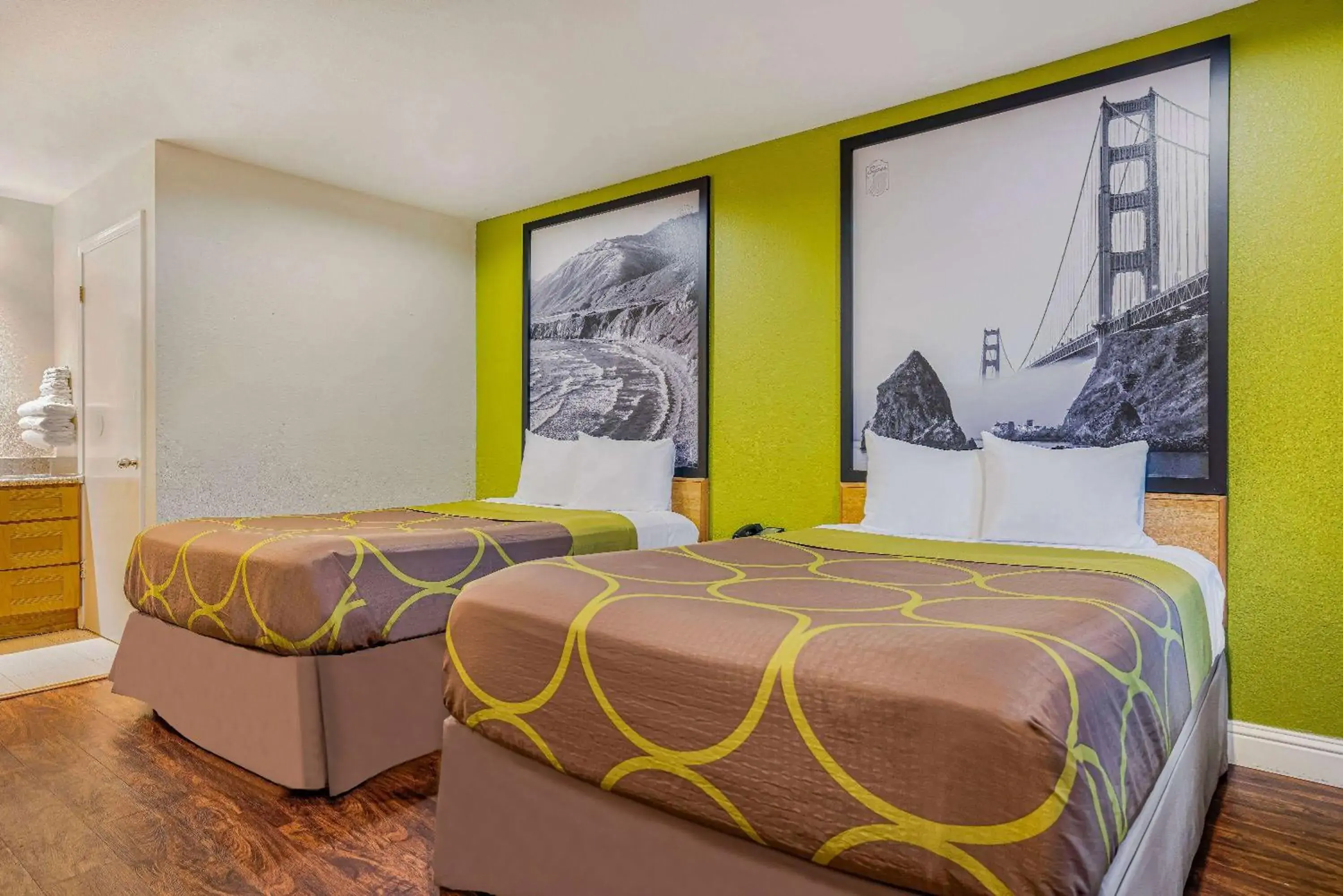 Double Room with Two Double Beds - Non-Smoking in Super 8 by Wyndham Auburn Double Room with Two Double Beds - Non-Smoking in Super 8 by Wyndham Auburn