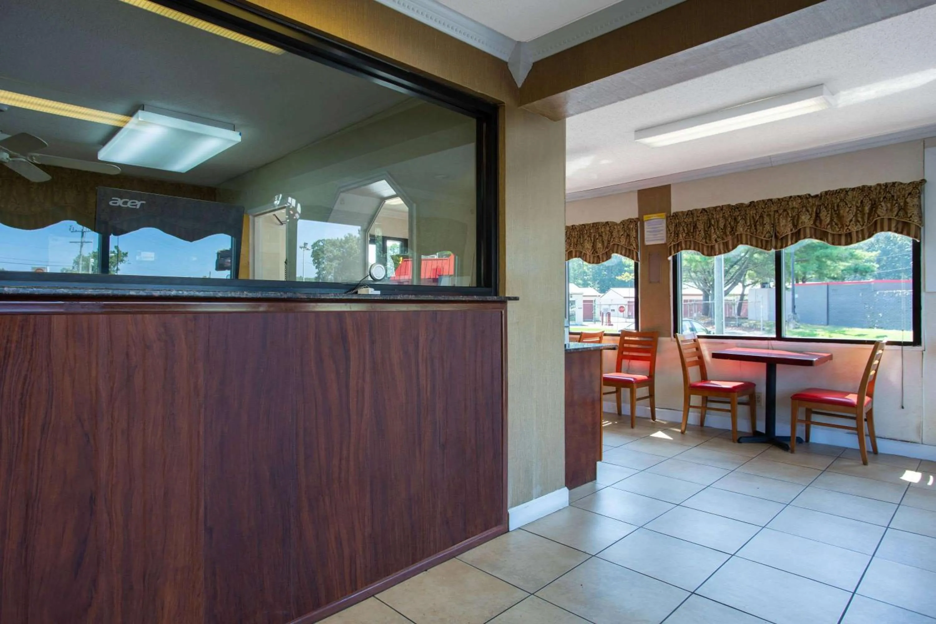 Lobby or reception in Days Inn by Wyndham Chesapeake