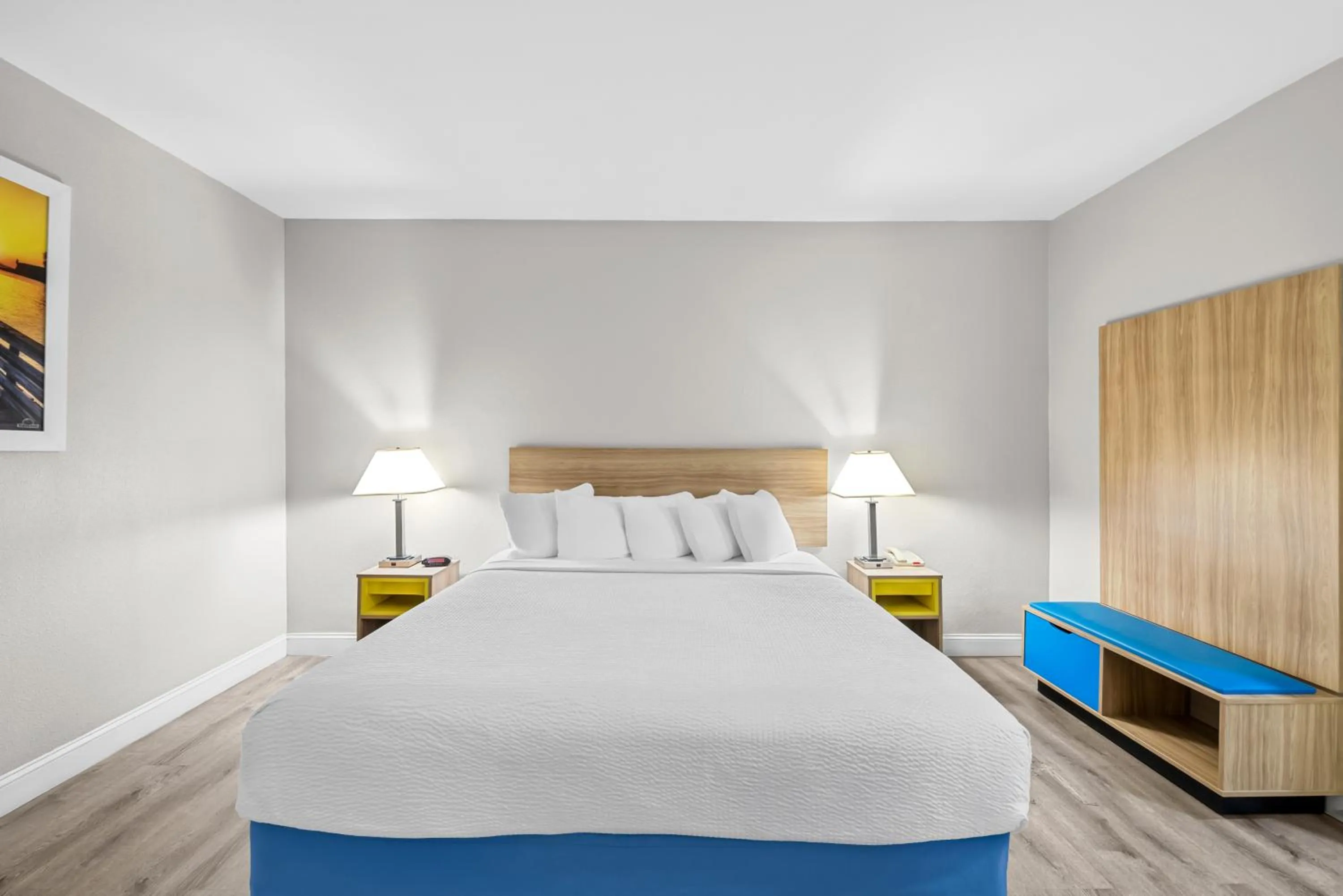 Bedroom, Bed in Days Inn by Wyndham Chesapeake