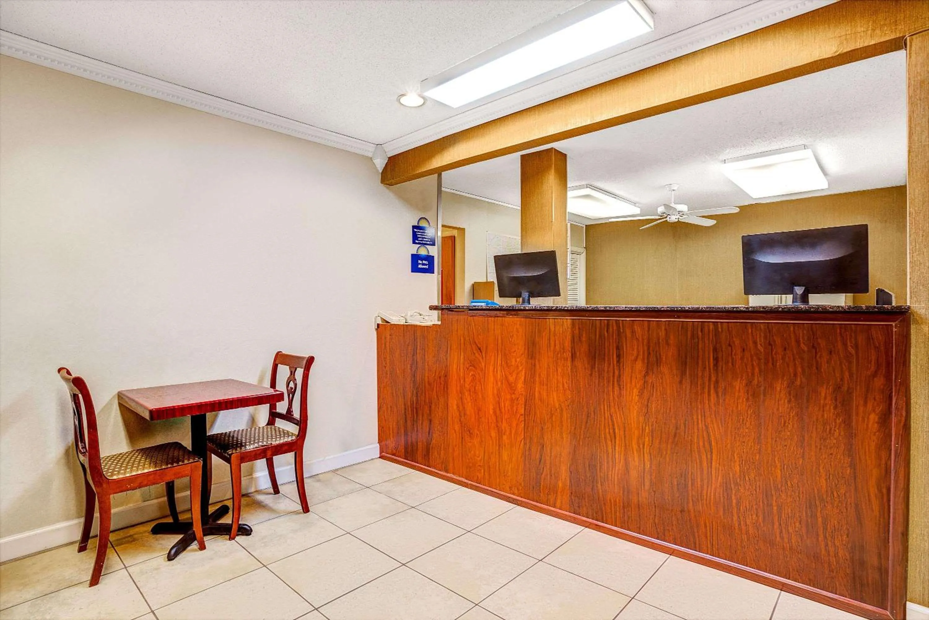 Lobby or reception in Days Inn by Wyndham Chesapeake
