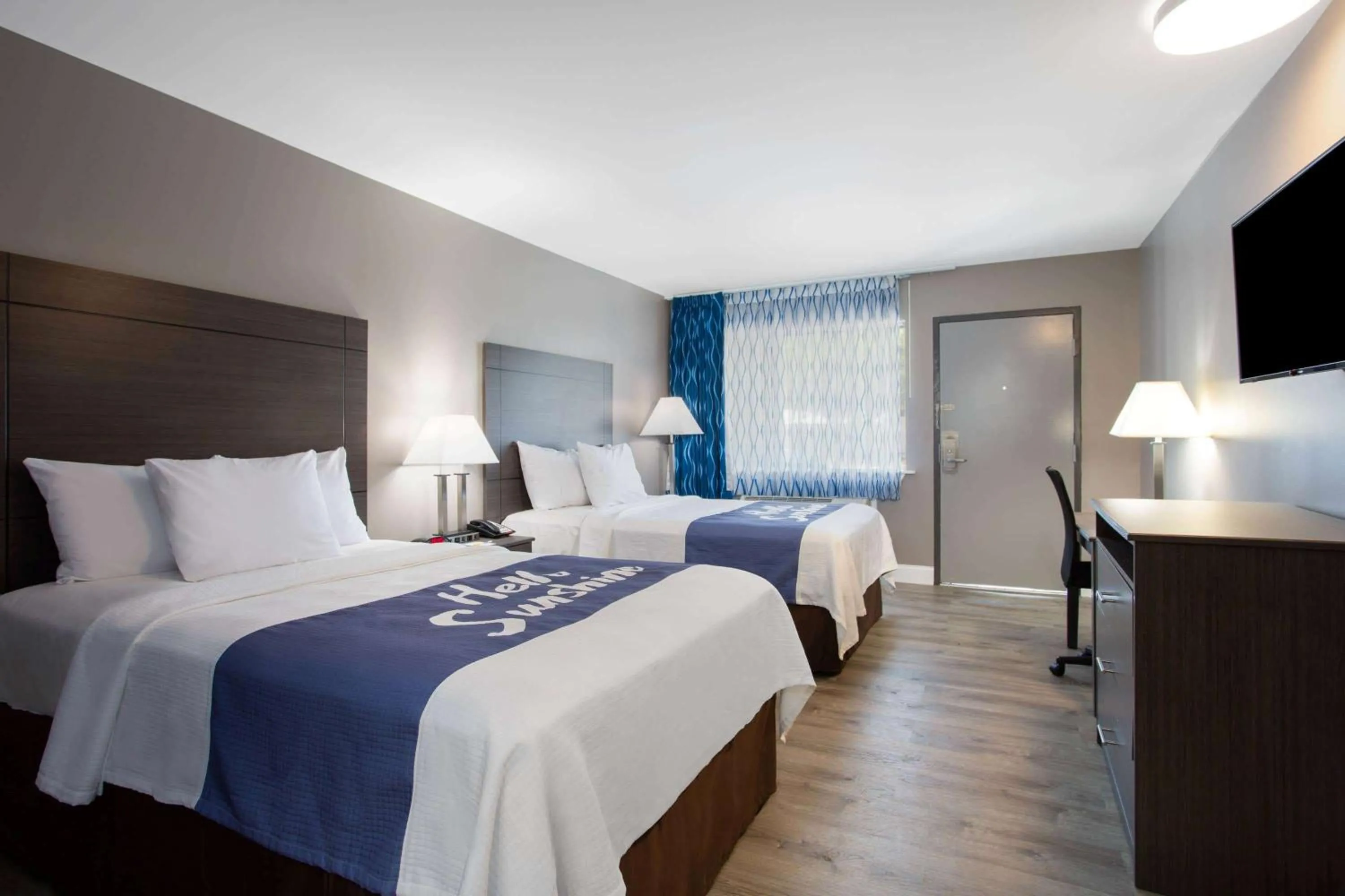 Photo of the whole room, Bed in Days Inn by Wyndham Chesapeake