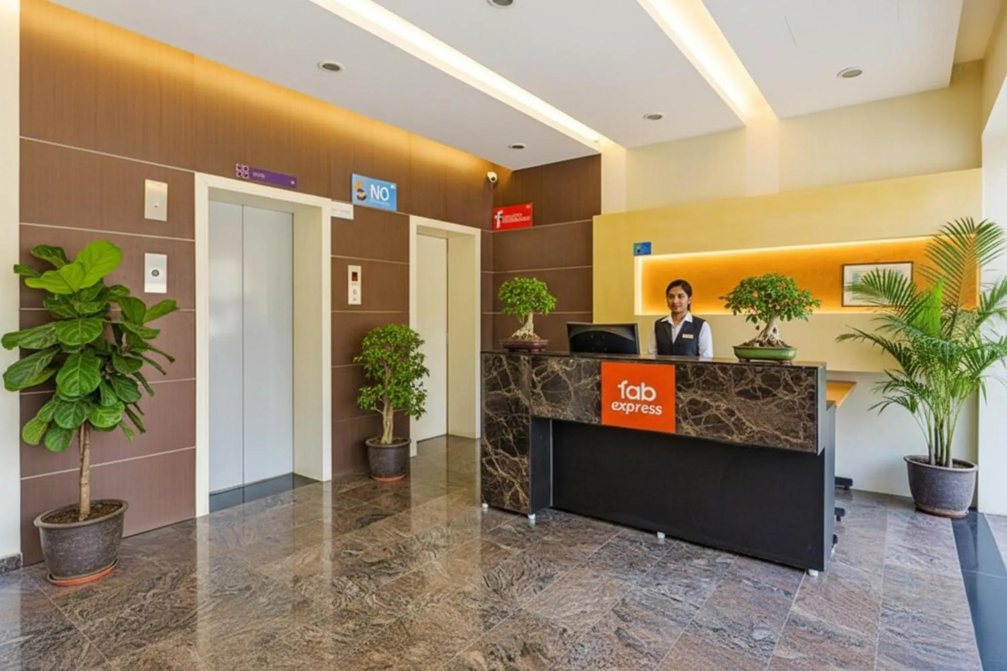 Lobby or reception in FabHotel B Zone - Nr US Consulate