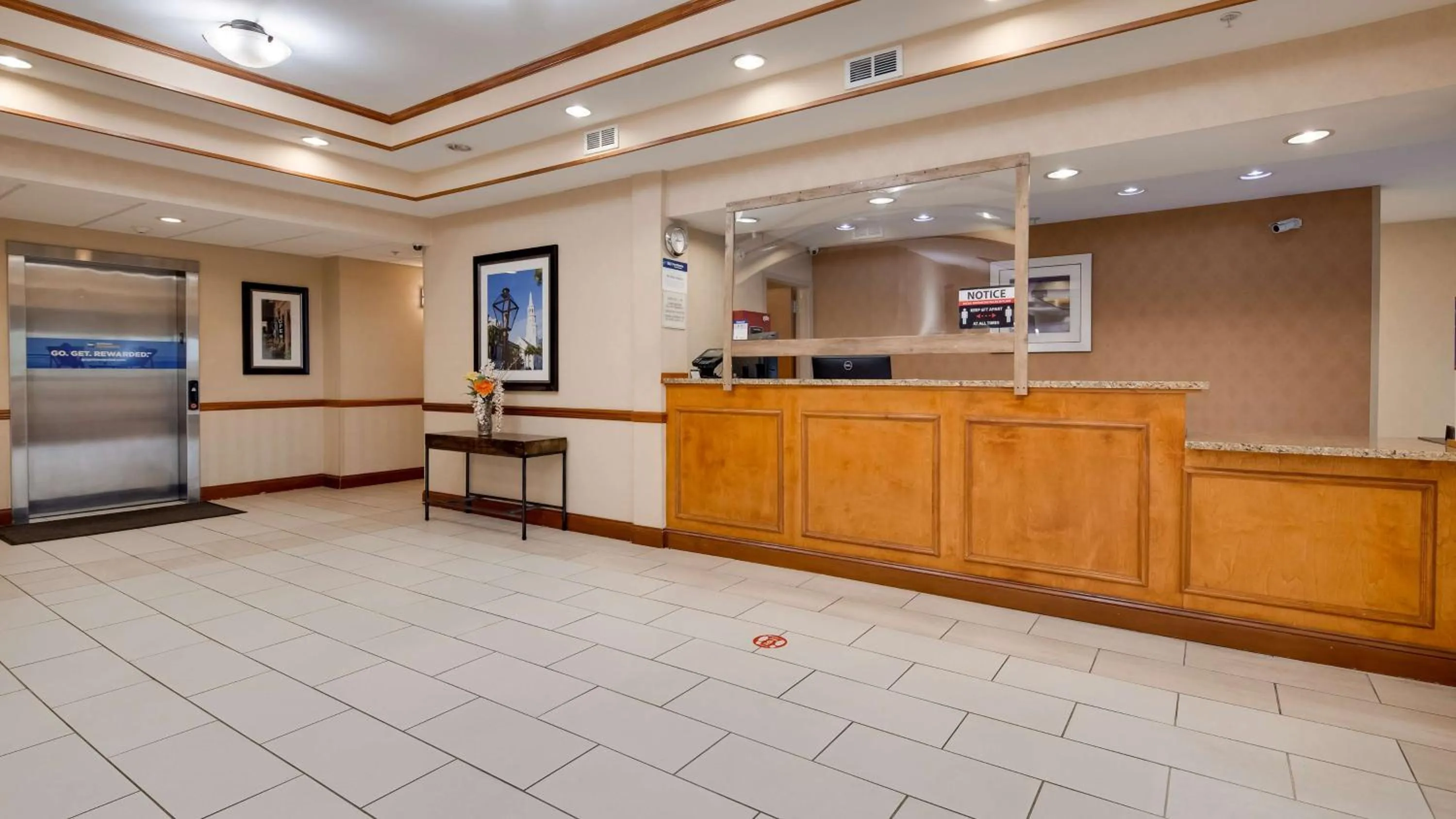 Lobby or reception in Best Western Executive Inn - Latta