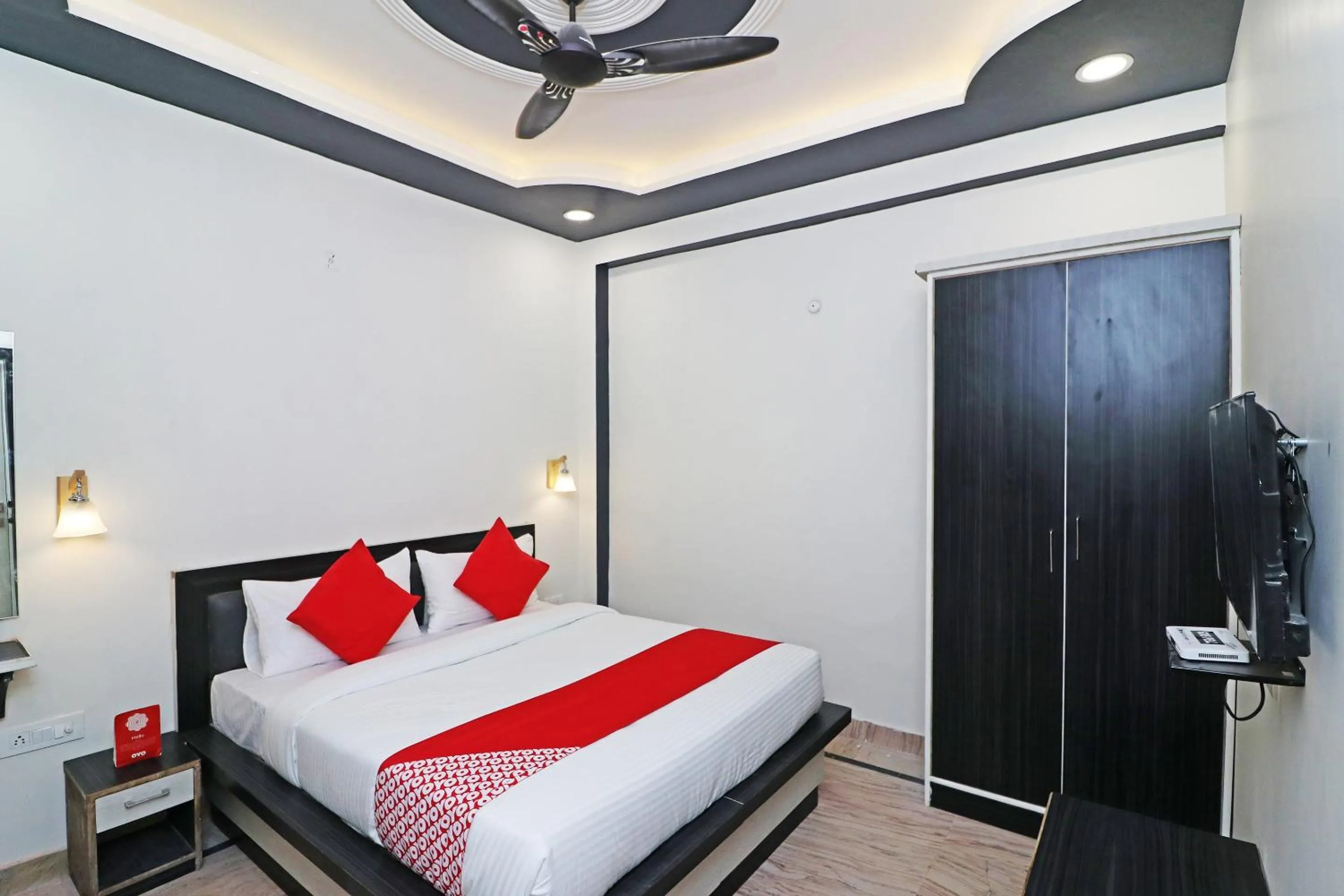 HOTEL O 03 TOWN HOUSE Shaheed Captain Shubham Gupta metro station
