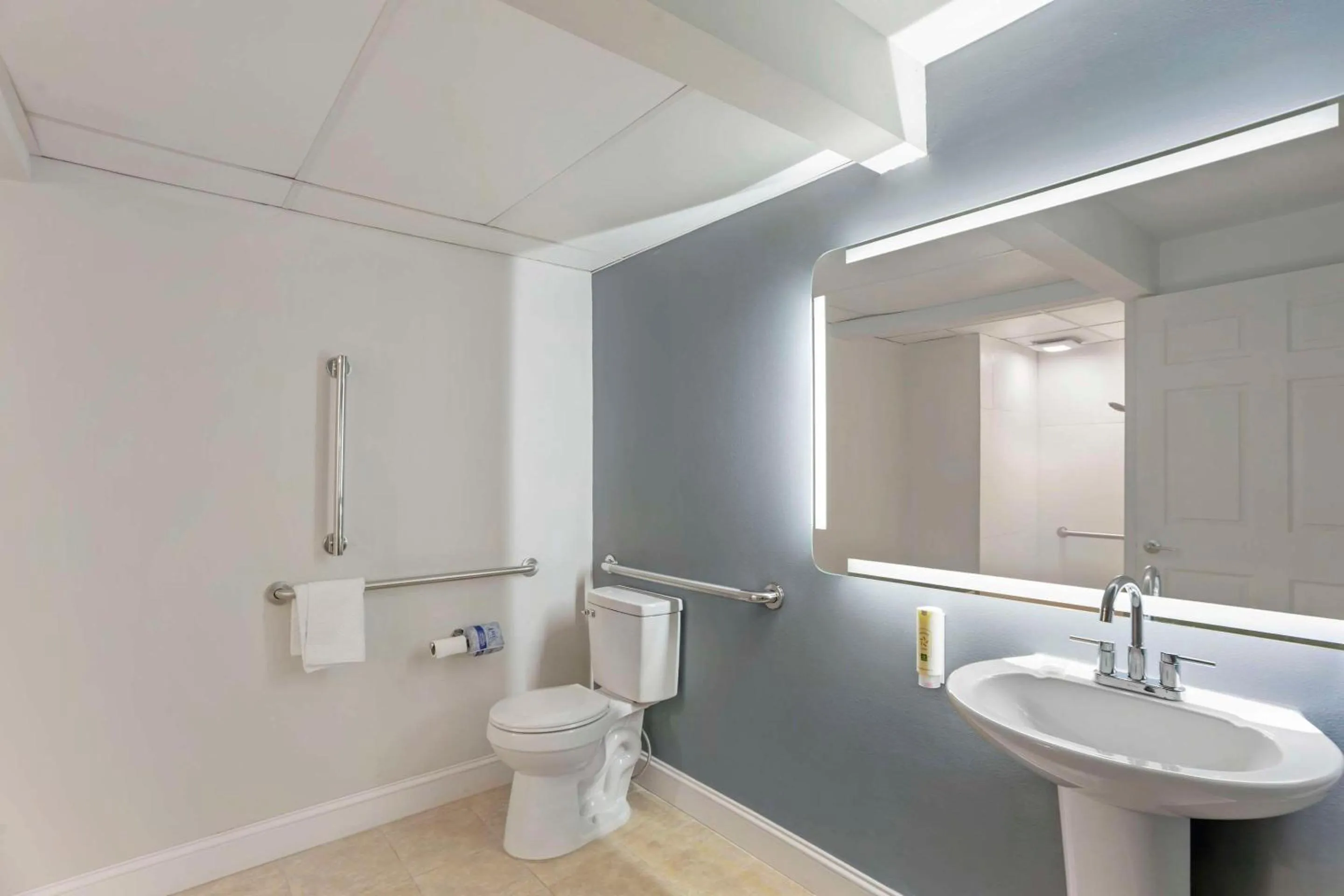 Bedroom in Mill Stream Country Inn