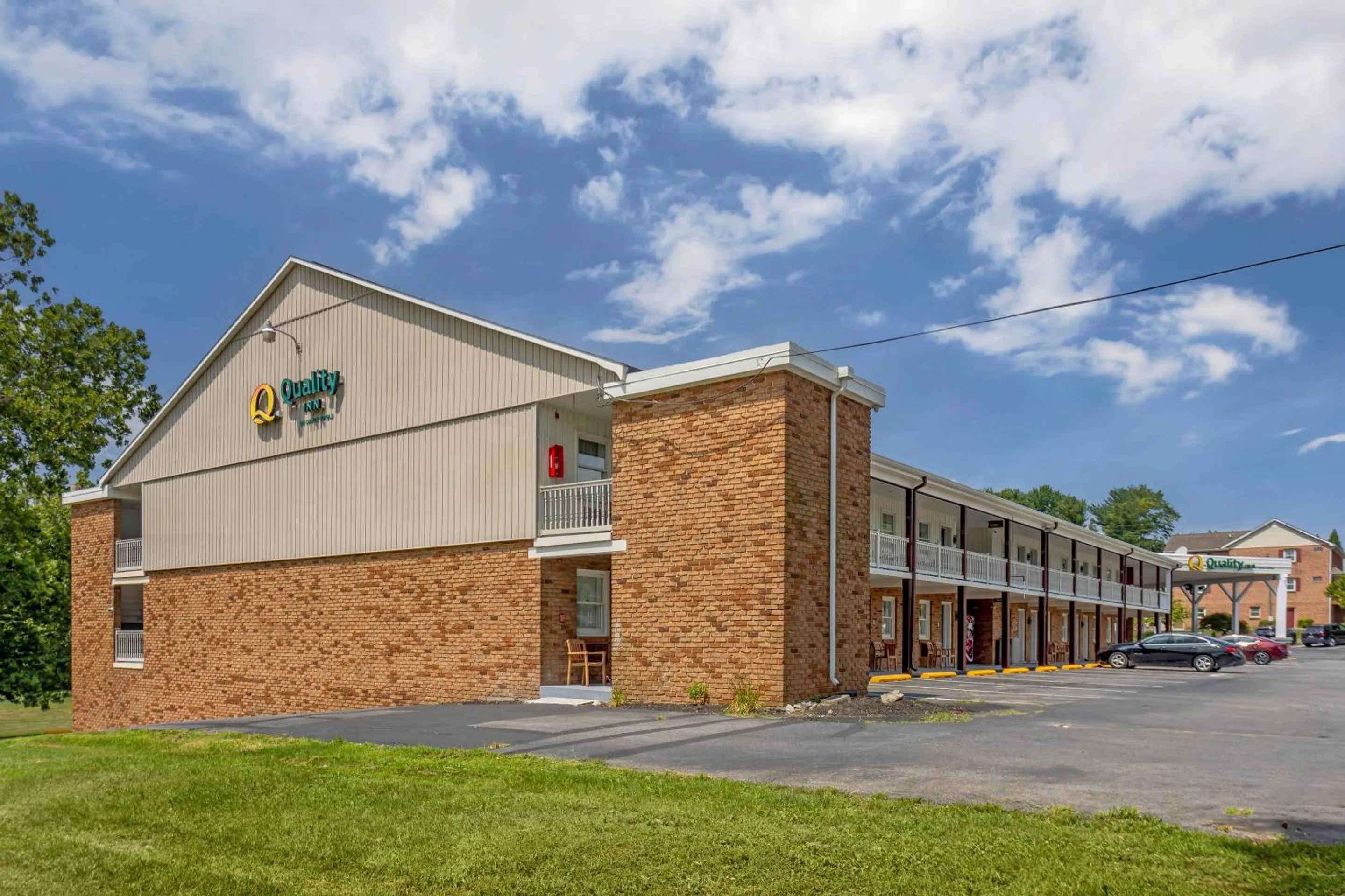 Property building in Quality Inn Smoketown - Lancaster Area