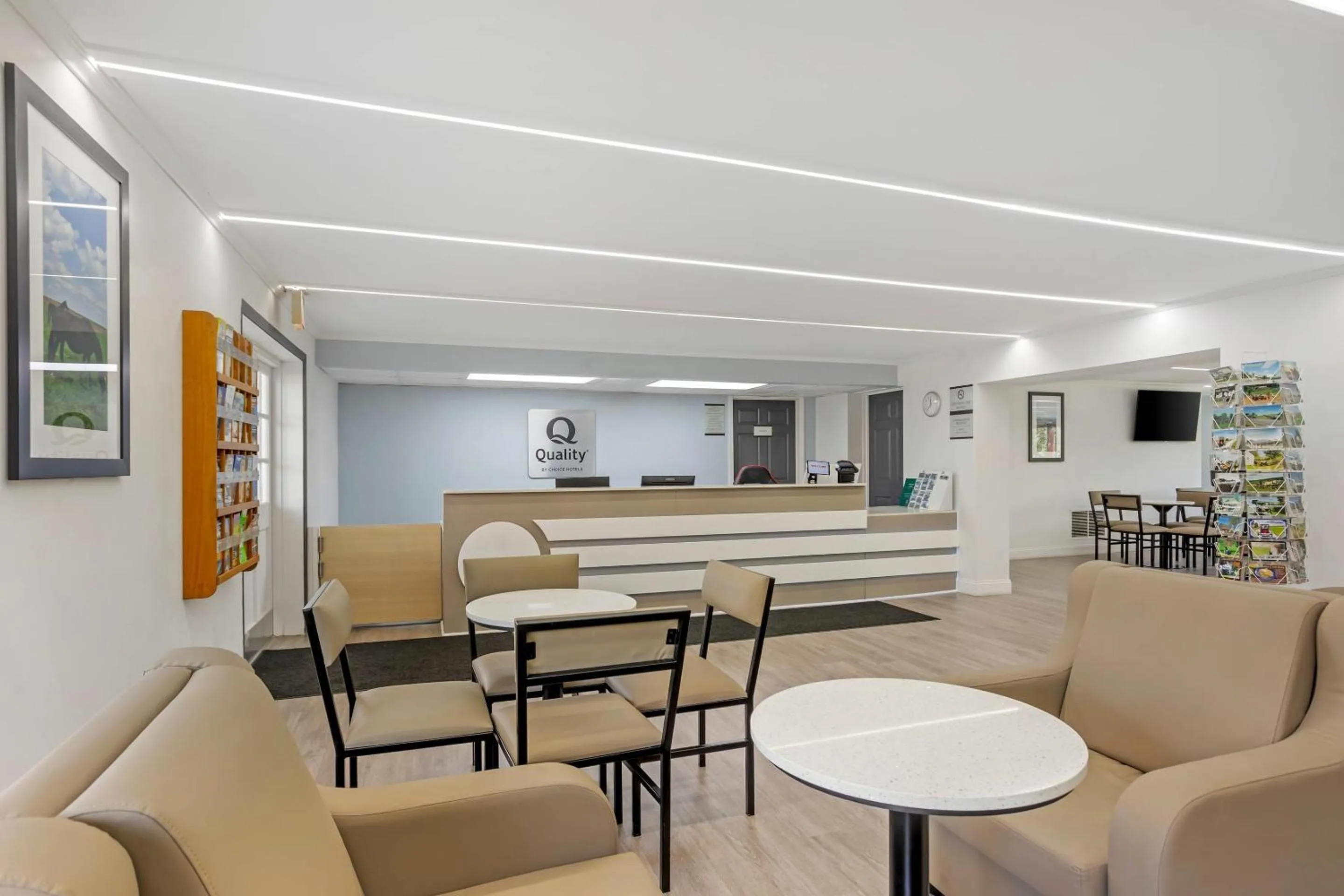 Lobby or reception in Quality Inn Smoketown - Lancaster Area