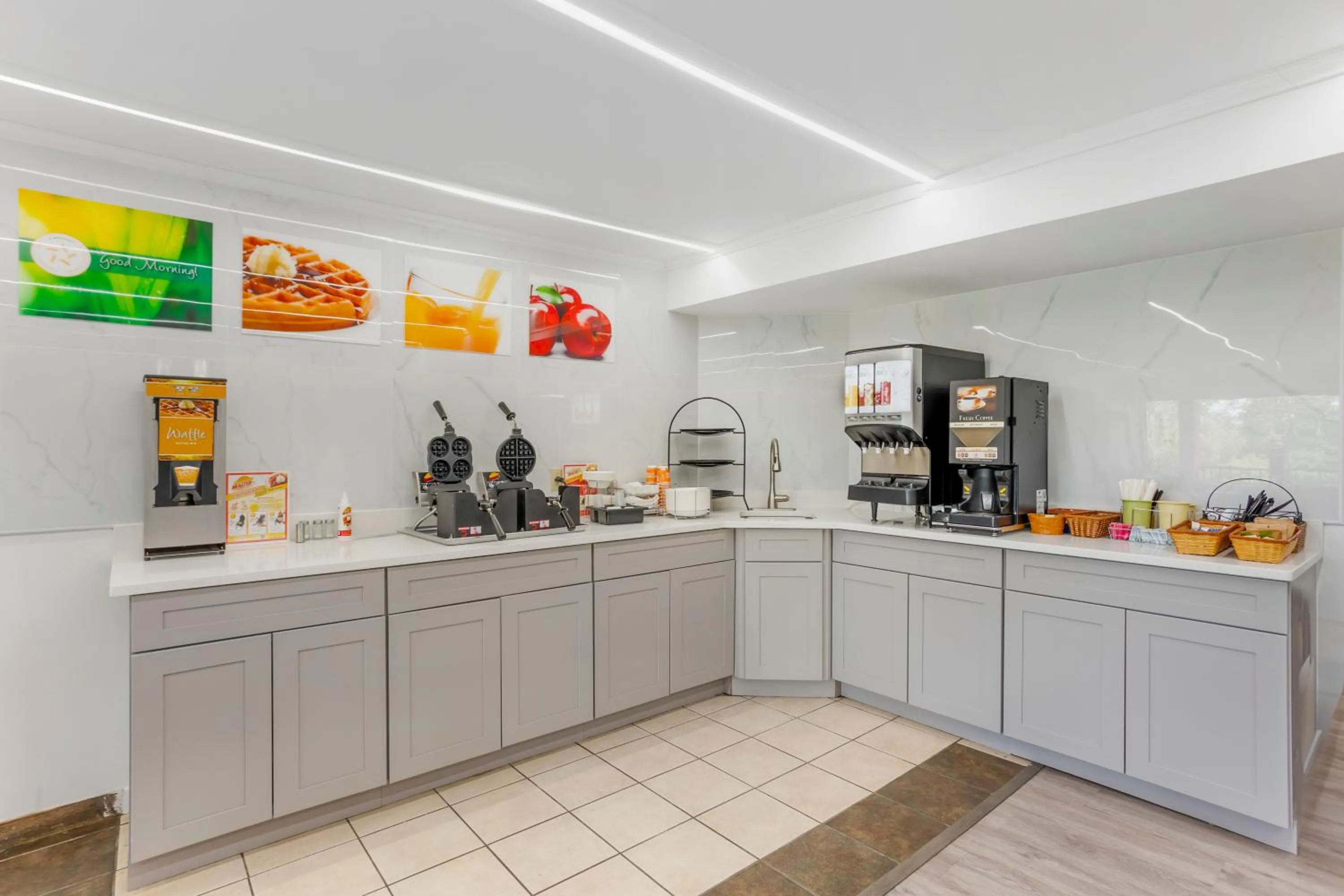 Breakfast in Quality Inn Smoketown - Lancaster Area