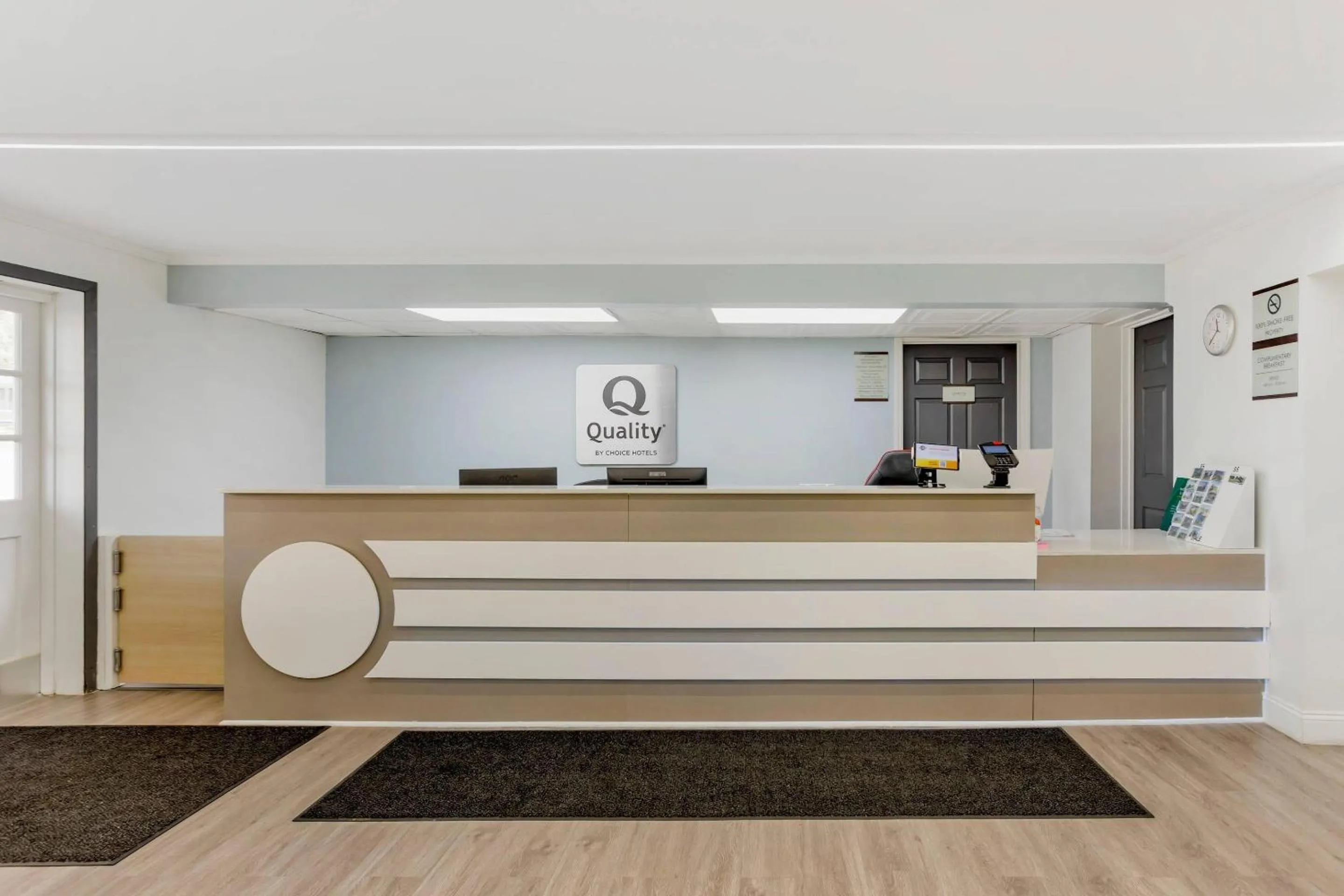 Lobby or reception in Quality Inn Smoketown - Lancaster Area