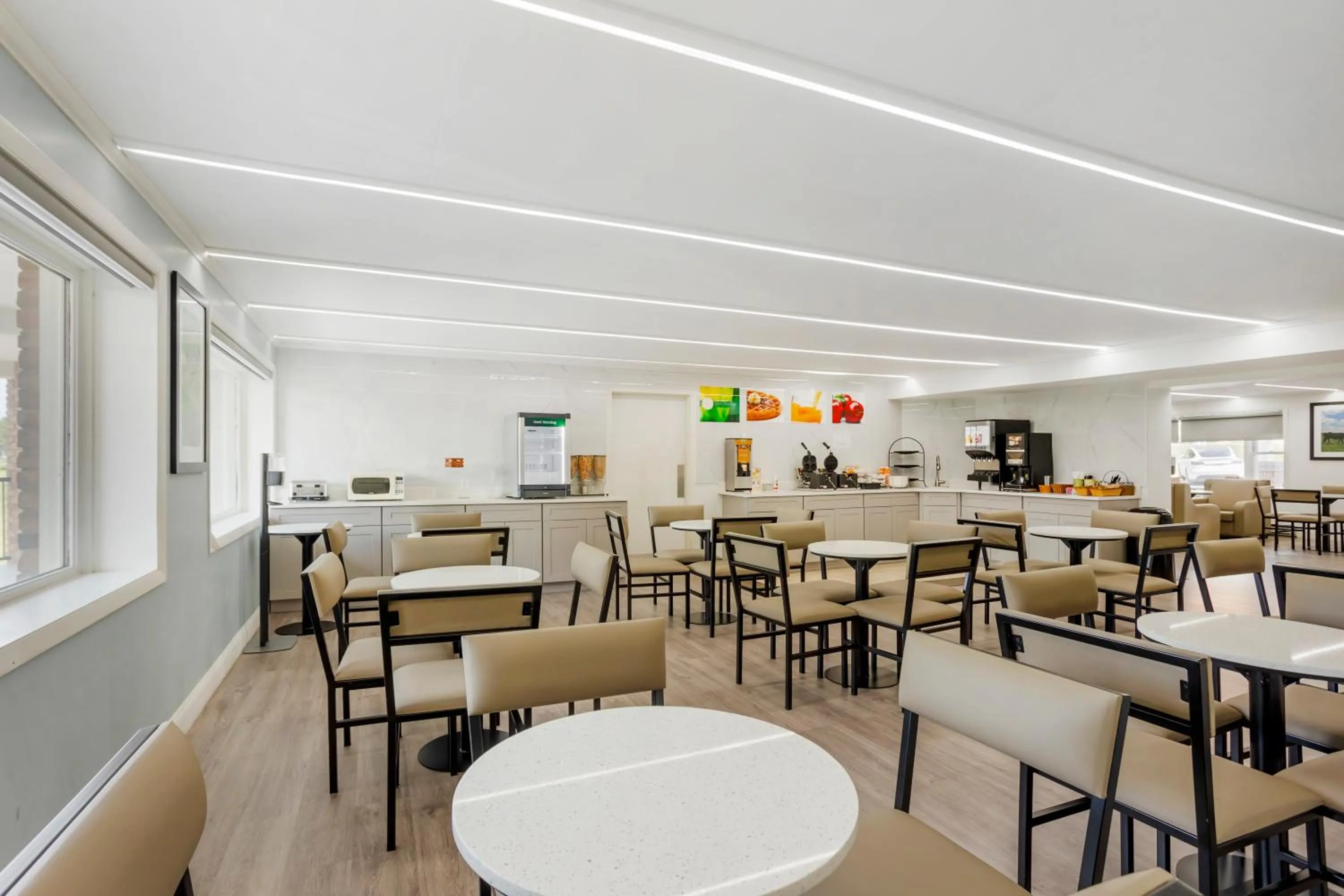 Breakfast in Quality Inn Smoketown - Lancaster Area