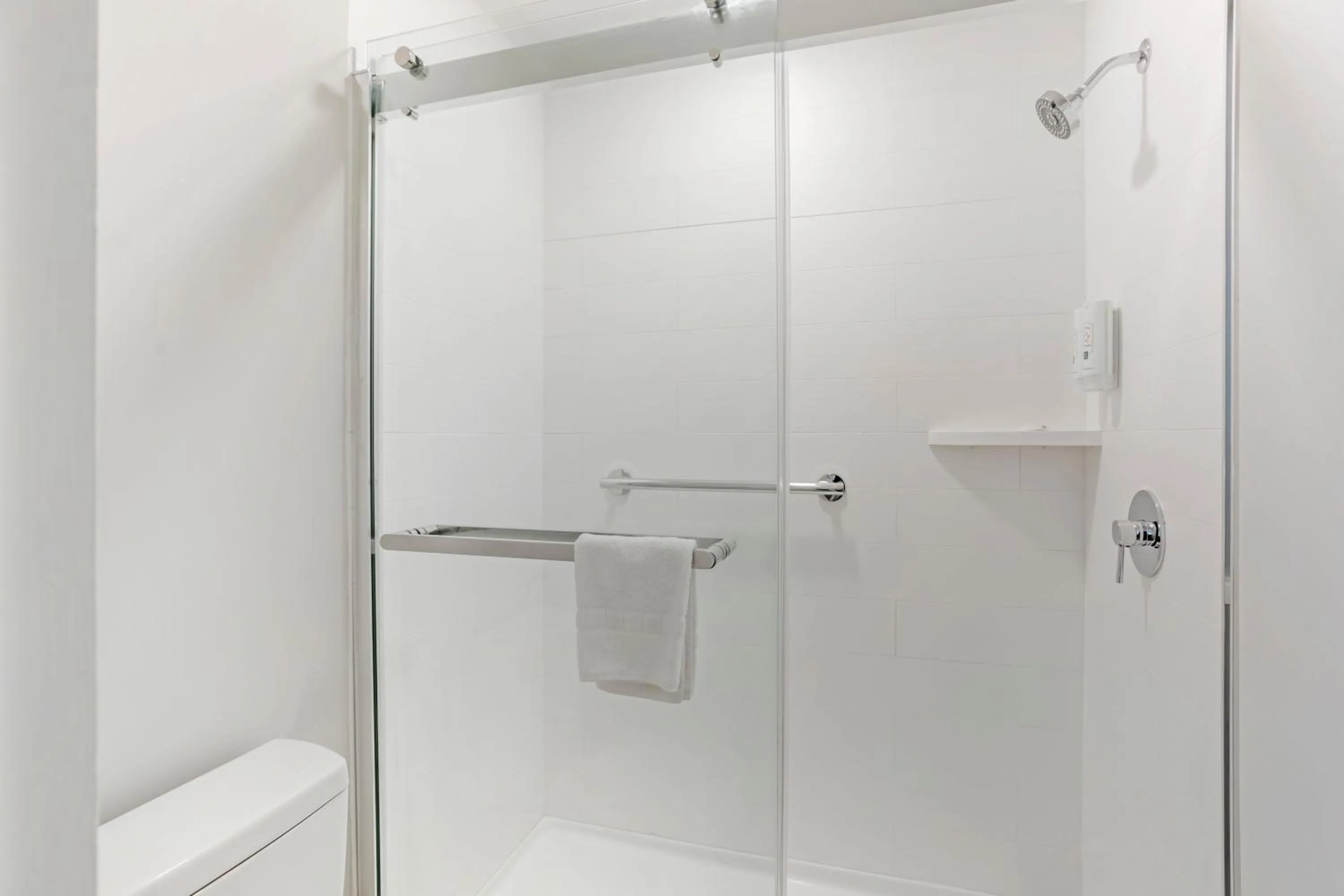 Bathroom in Quality Inn Smoketown - Lancaster Area