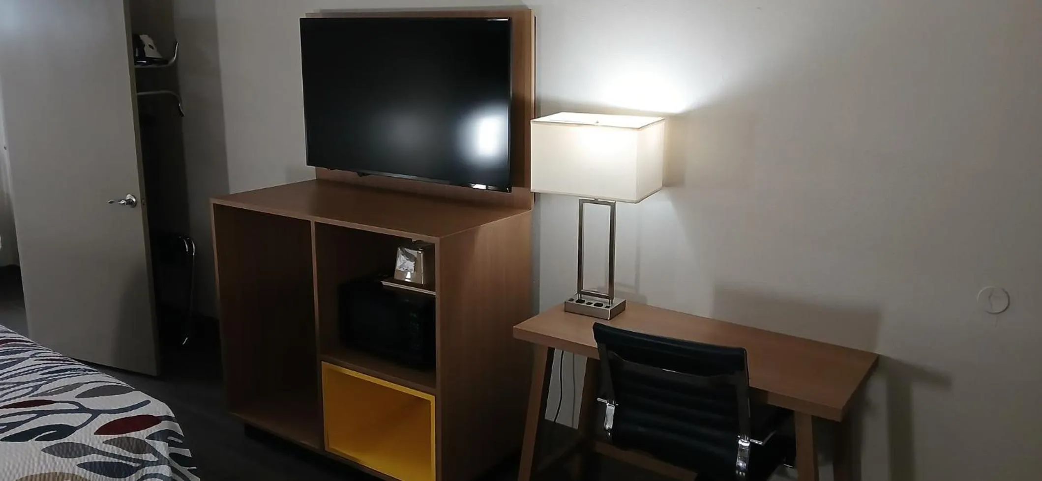 Photo of the whole room in Red Roof Inn Leeds