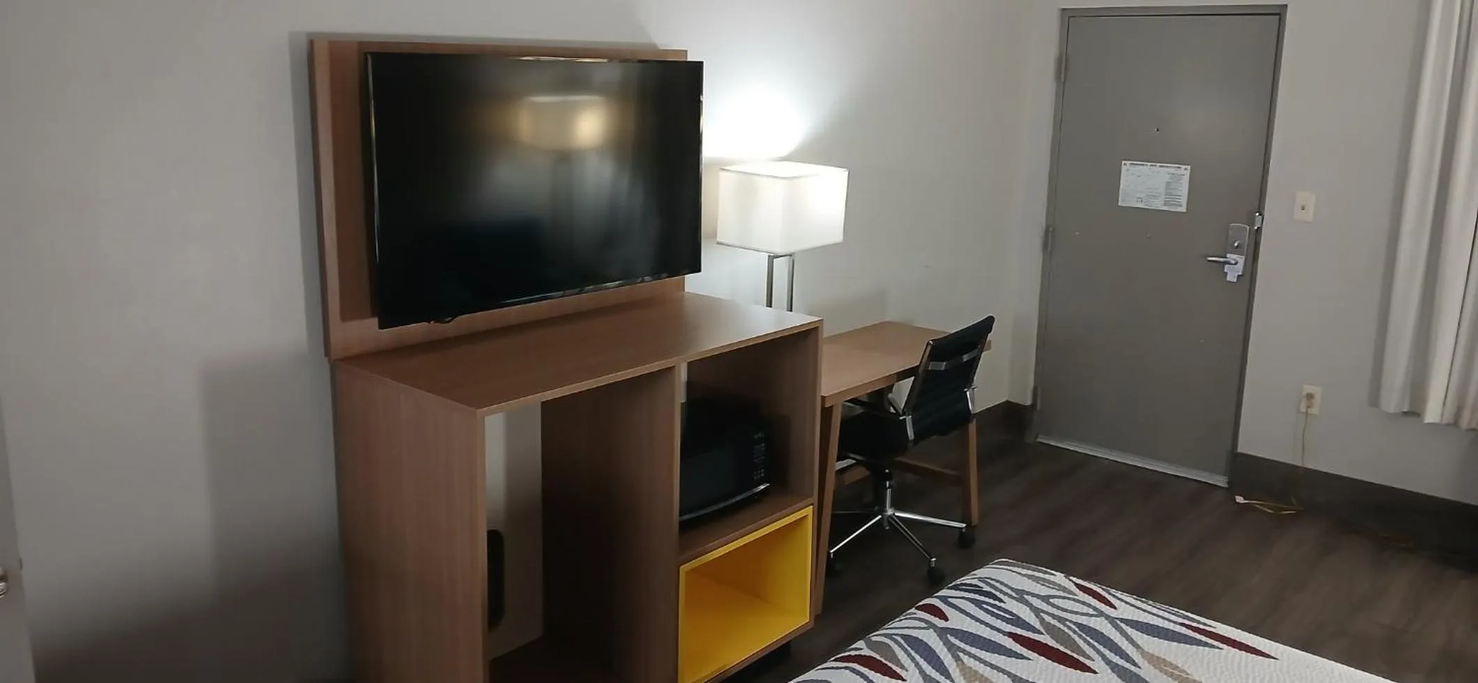 Photo of the whole room in Red Roof Inn Leeds
