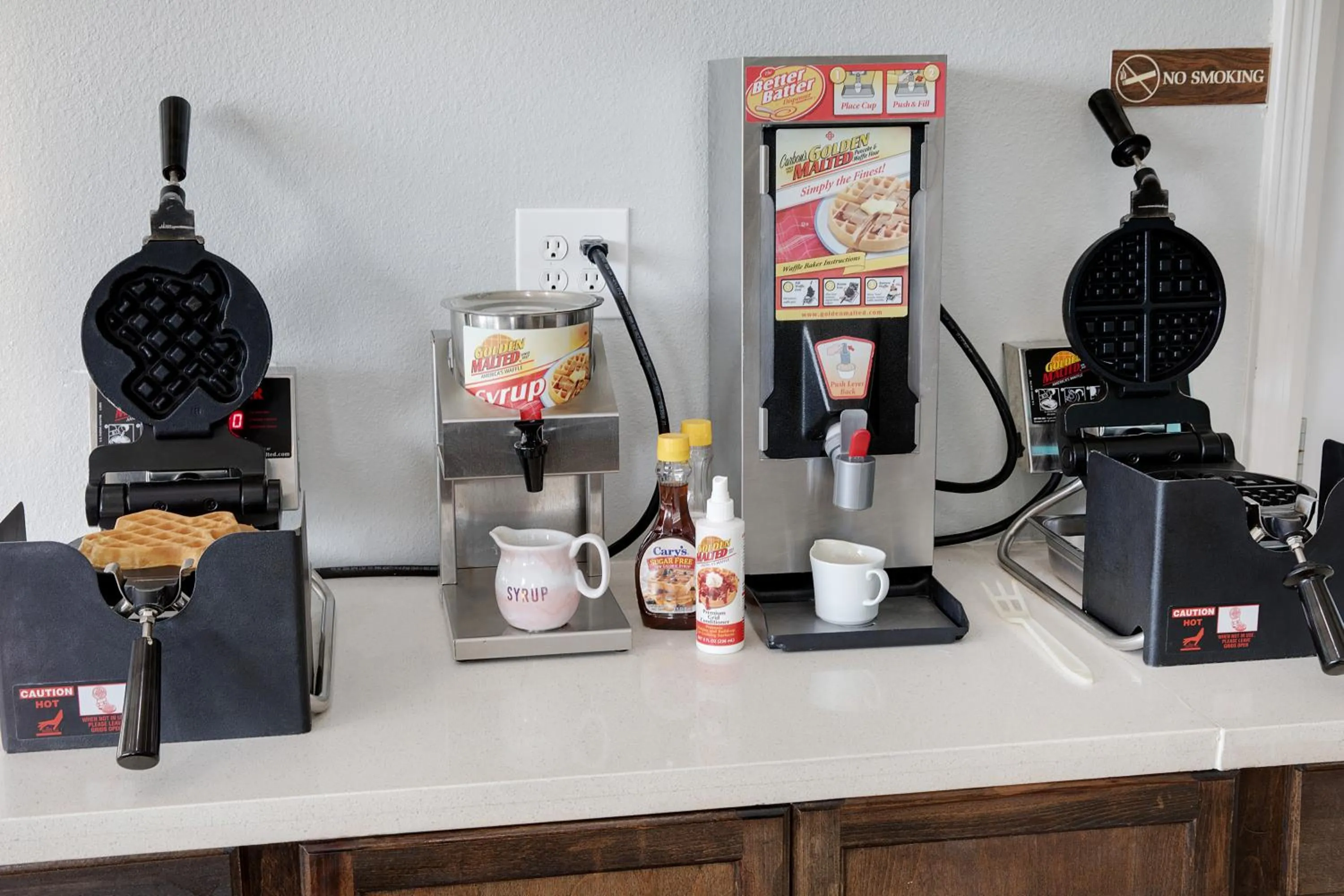 Continental breakfast in Plantation Suites and Conference Center