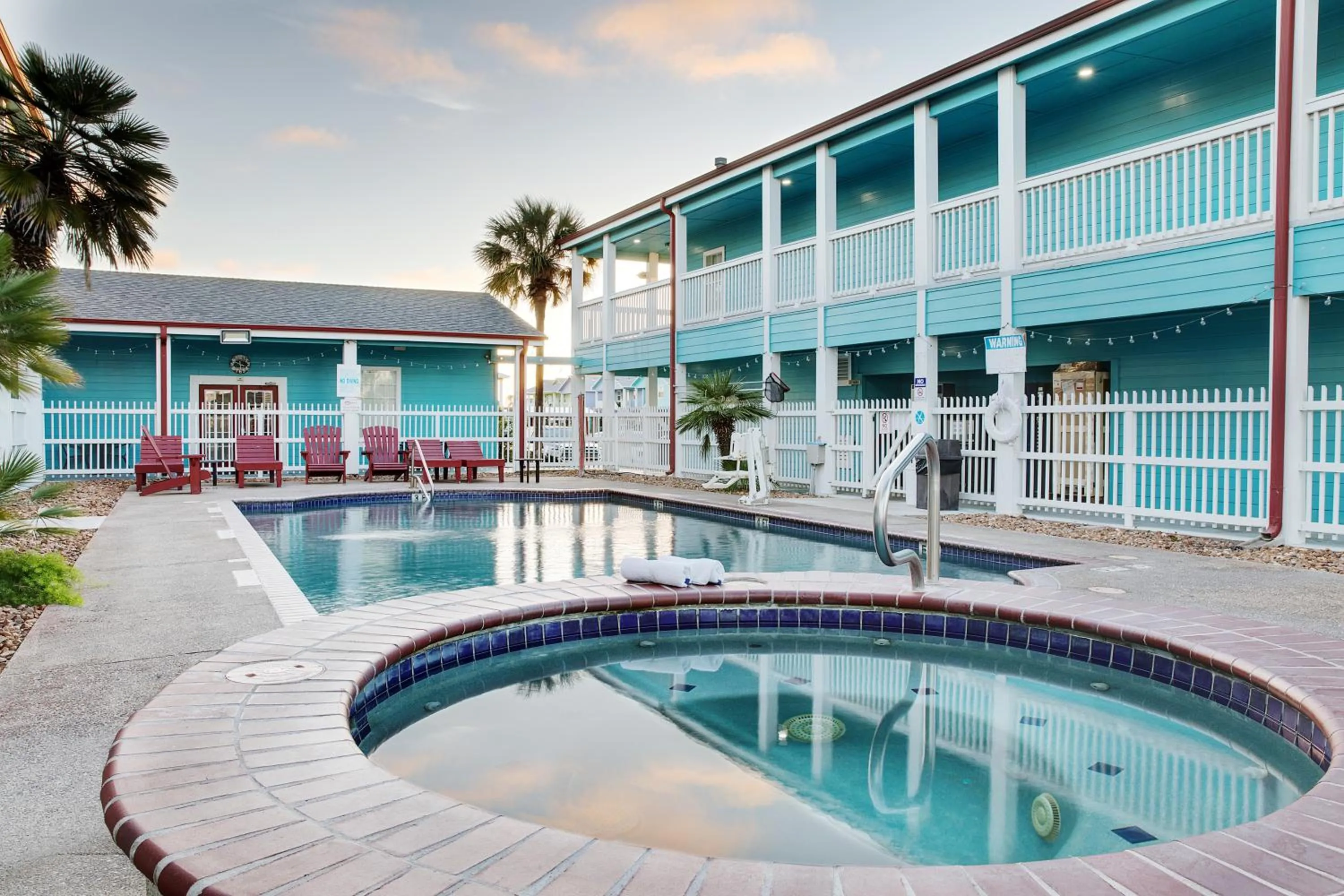 Hot Tub in Plantation Suites and Conference Center