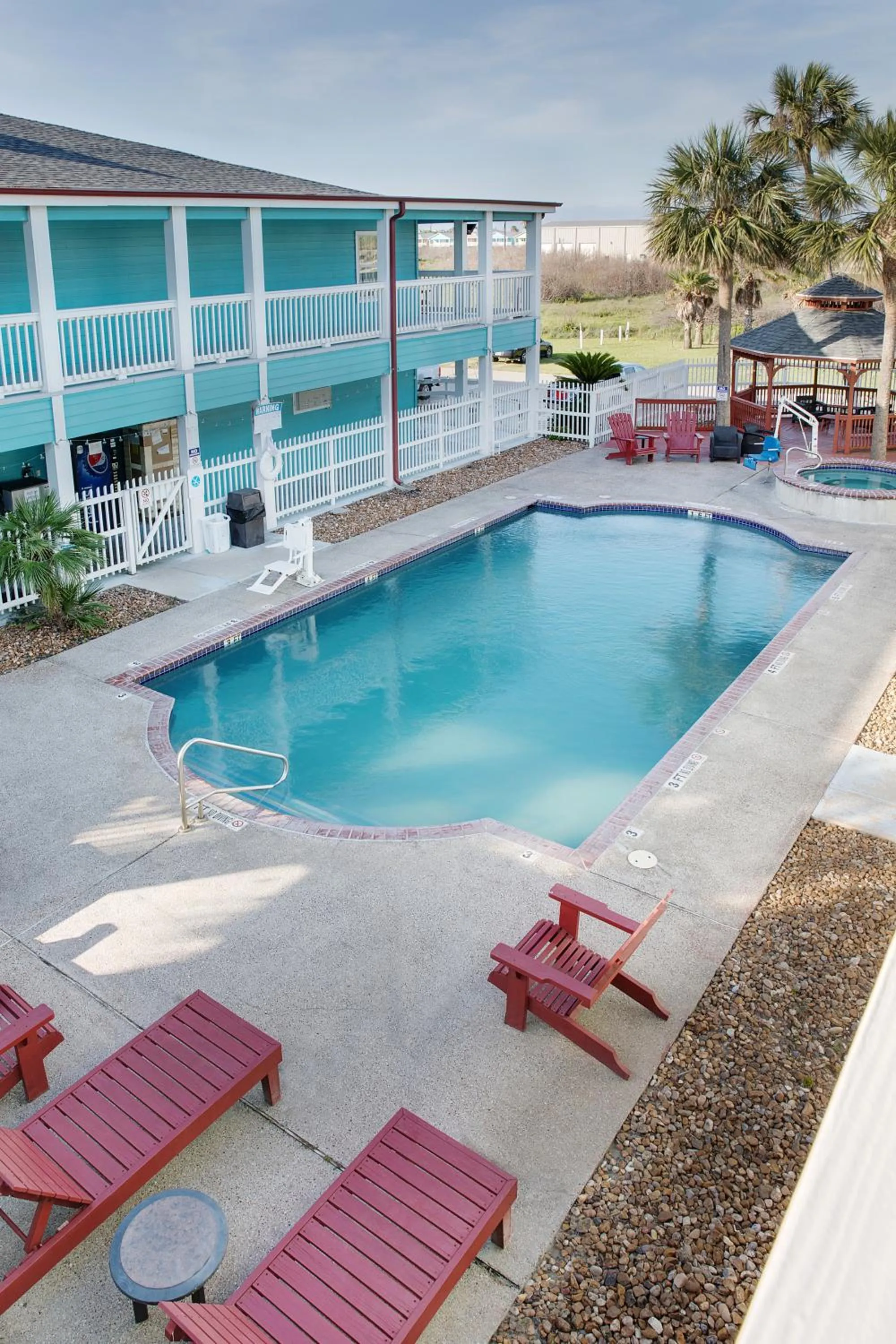 Hot Tub in Plantation Suites and Conference Center