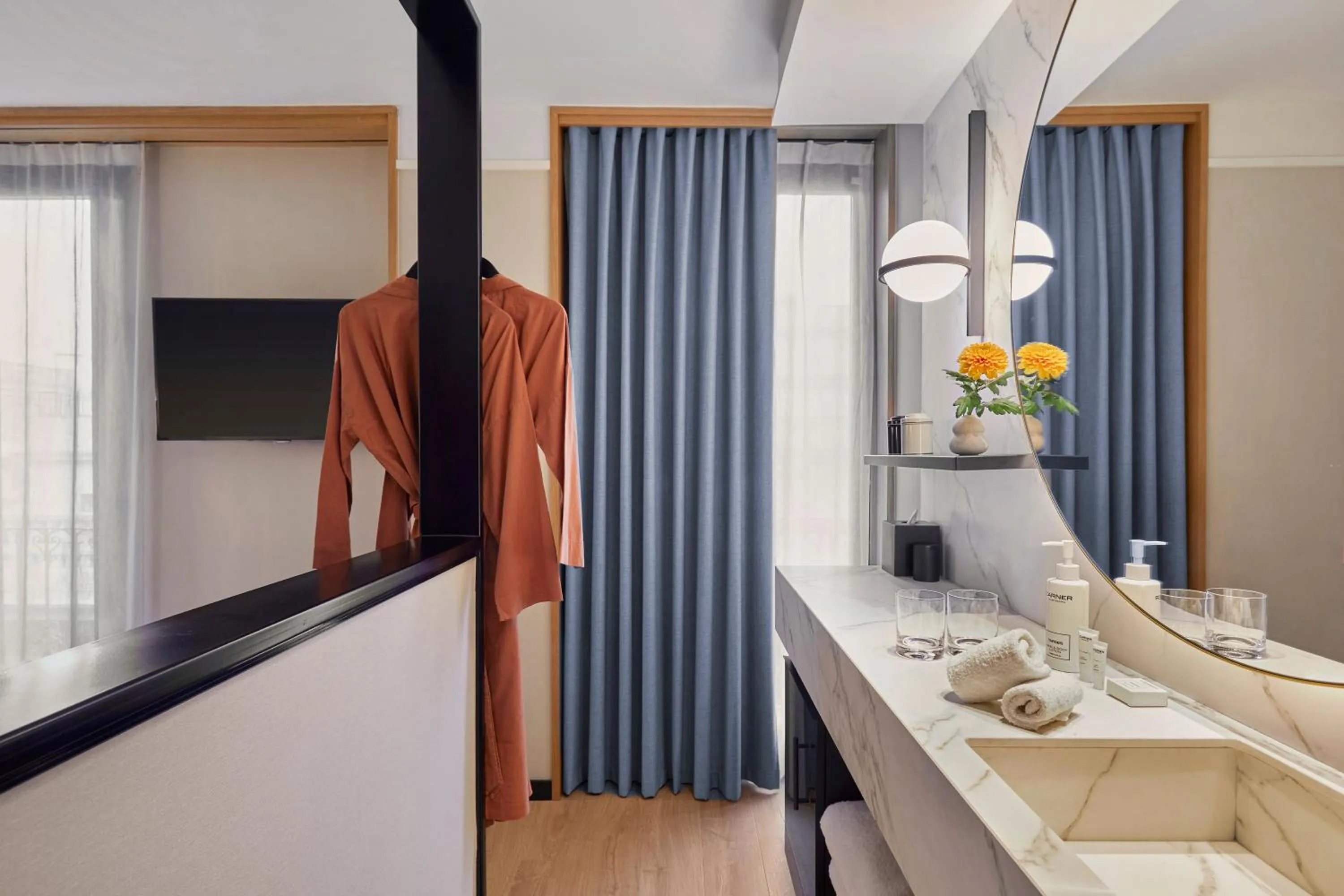 Bathroom in Kimpton Vividora Hotel by IHG