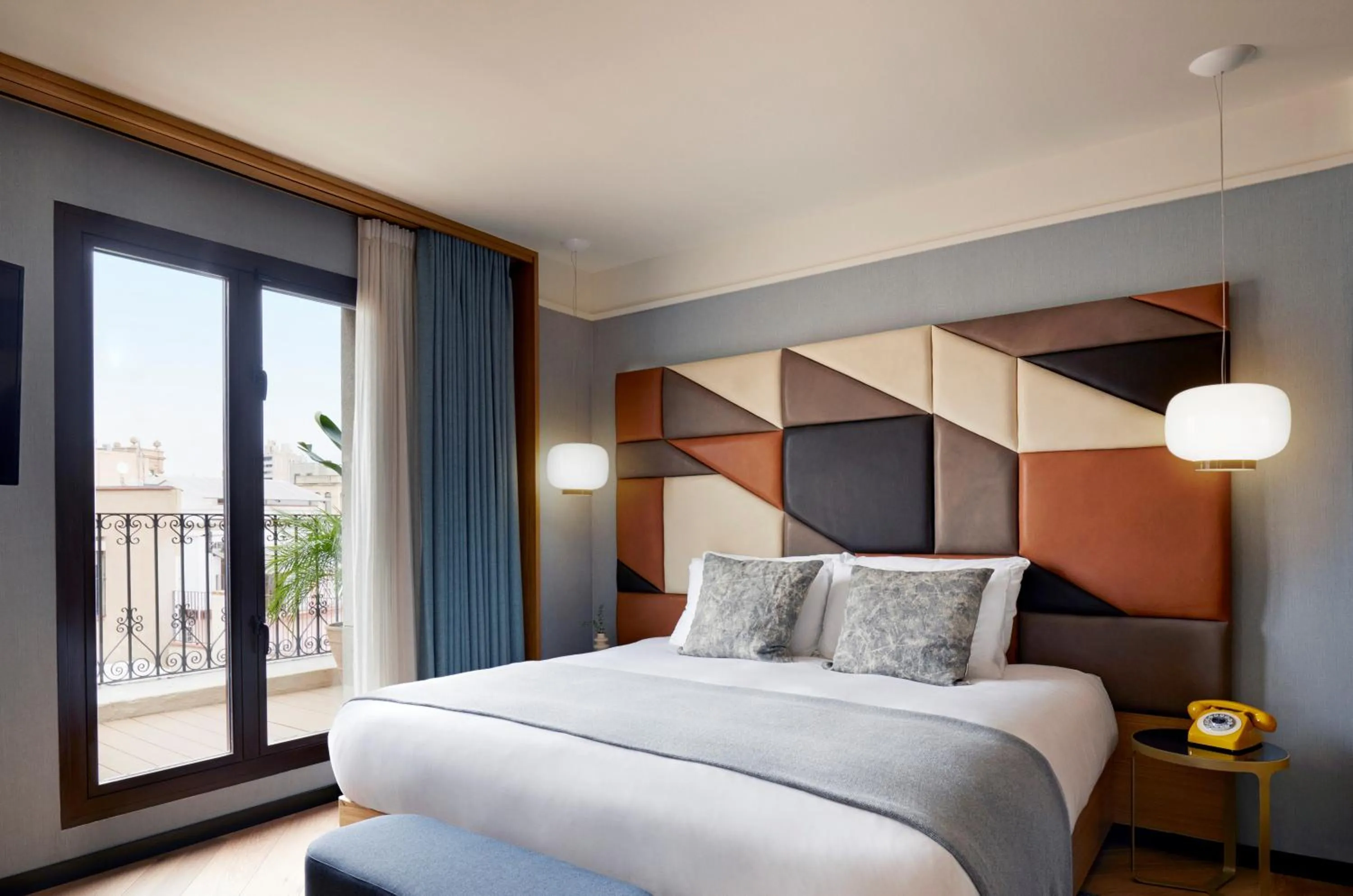 Bed in Kimpton Vividora Hotel by IHG