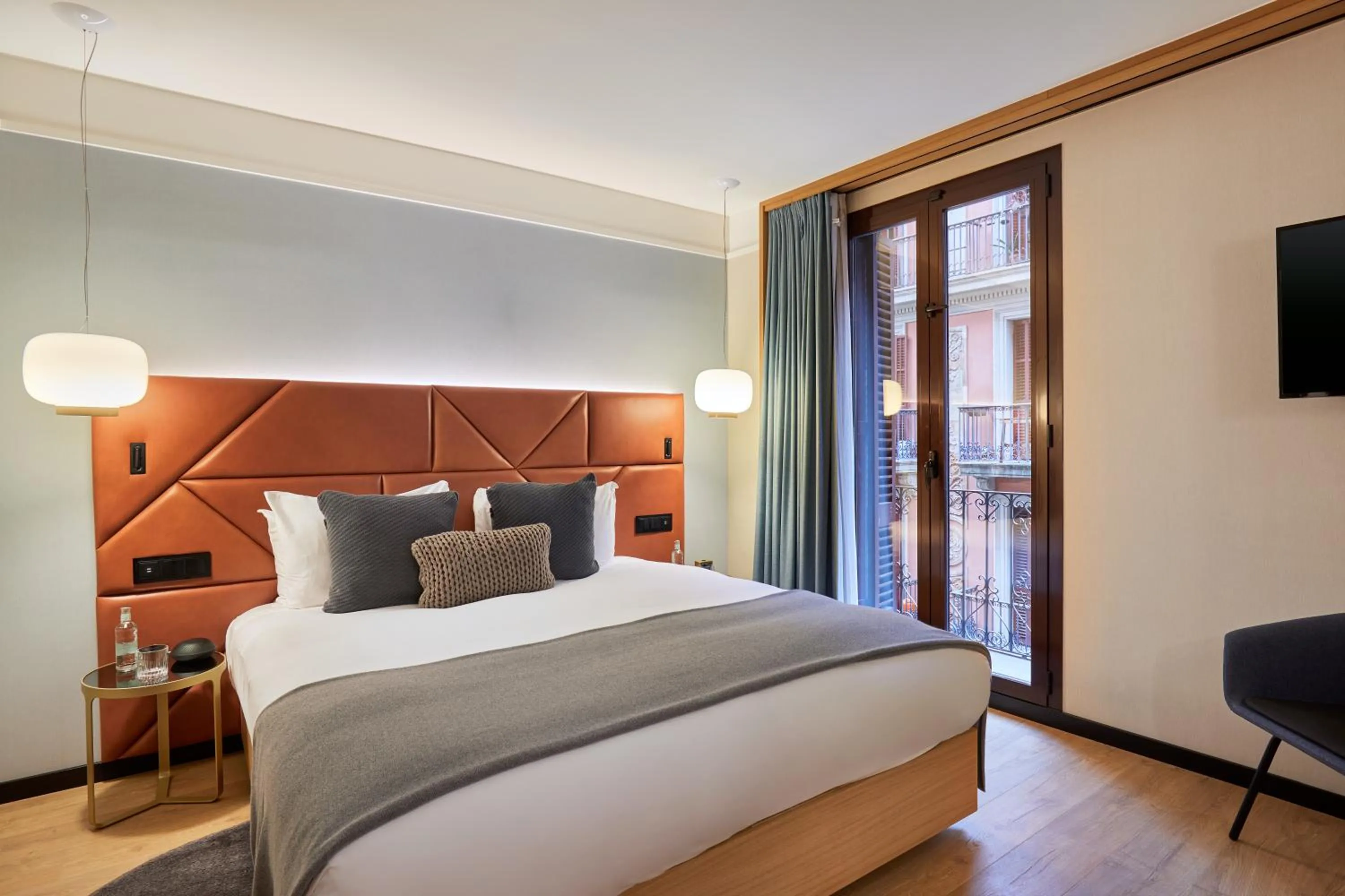 Bed in Kimpton Vividora Hotel by IHG