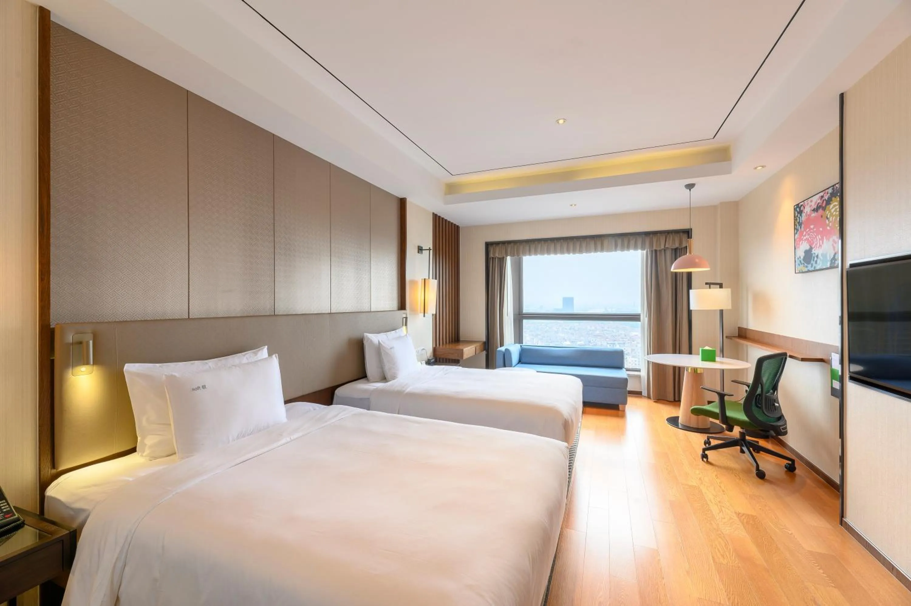 Photo of the whole room, Bed in Holiday Inn Kunshan, an IHG Hotel