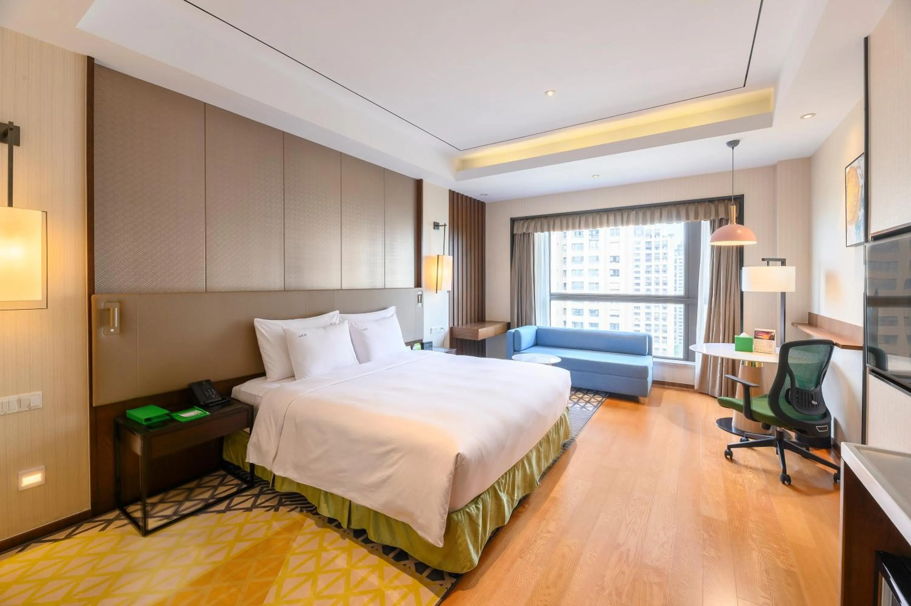 Photo of the whole room, Bed in Holiday Inn Kunshan, an IHG Hotel