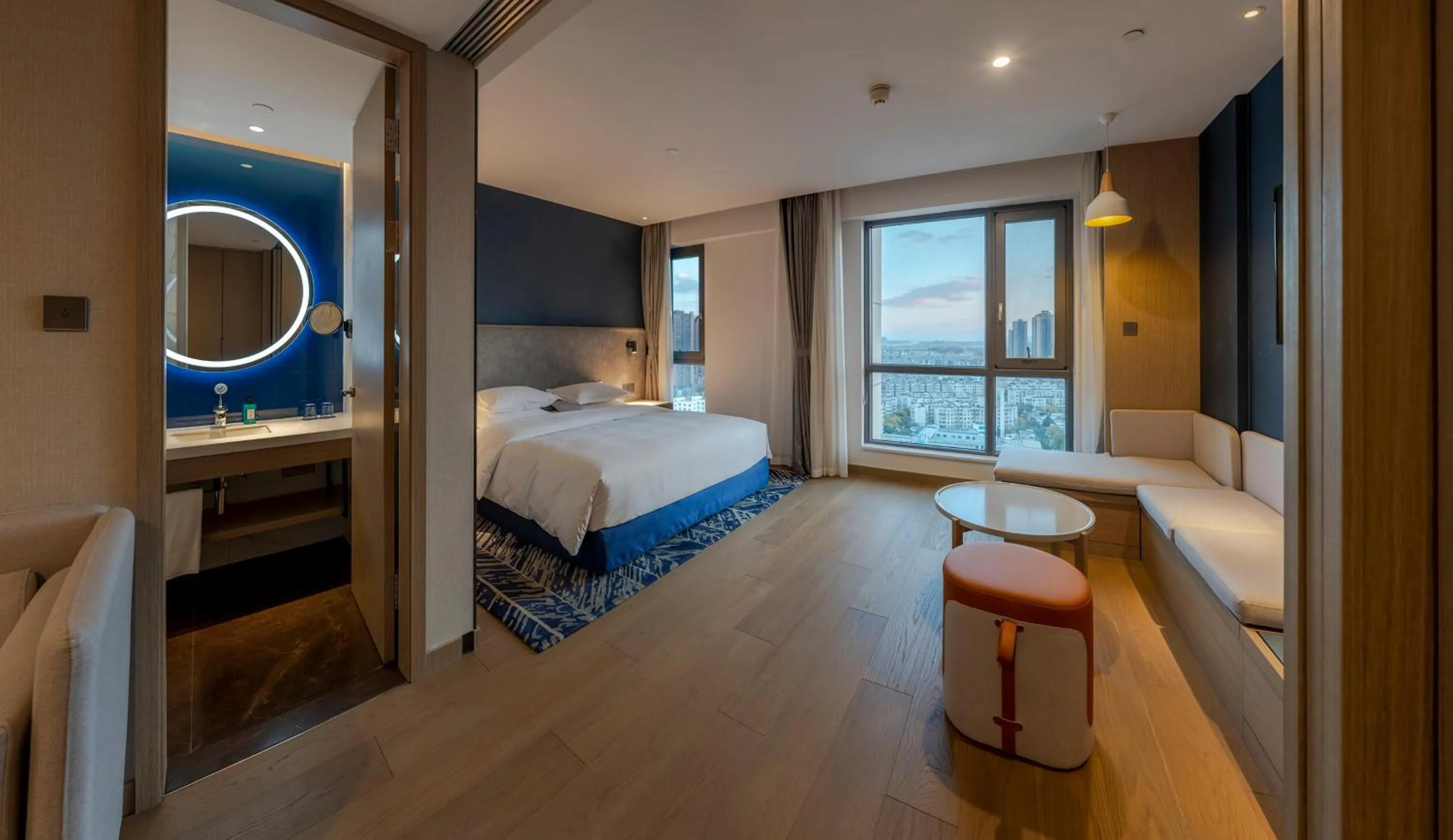 Bedroom, Bed in Holiday Inn Express Kunming West by IHG