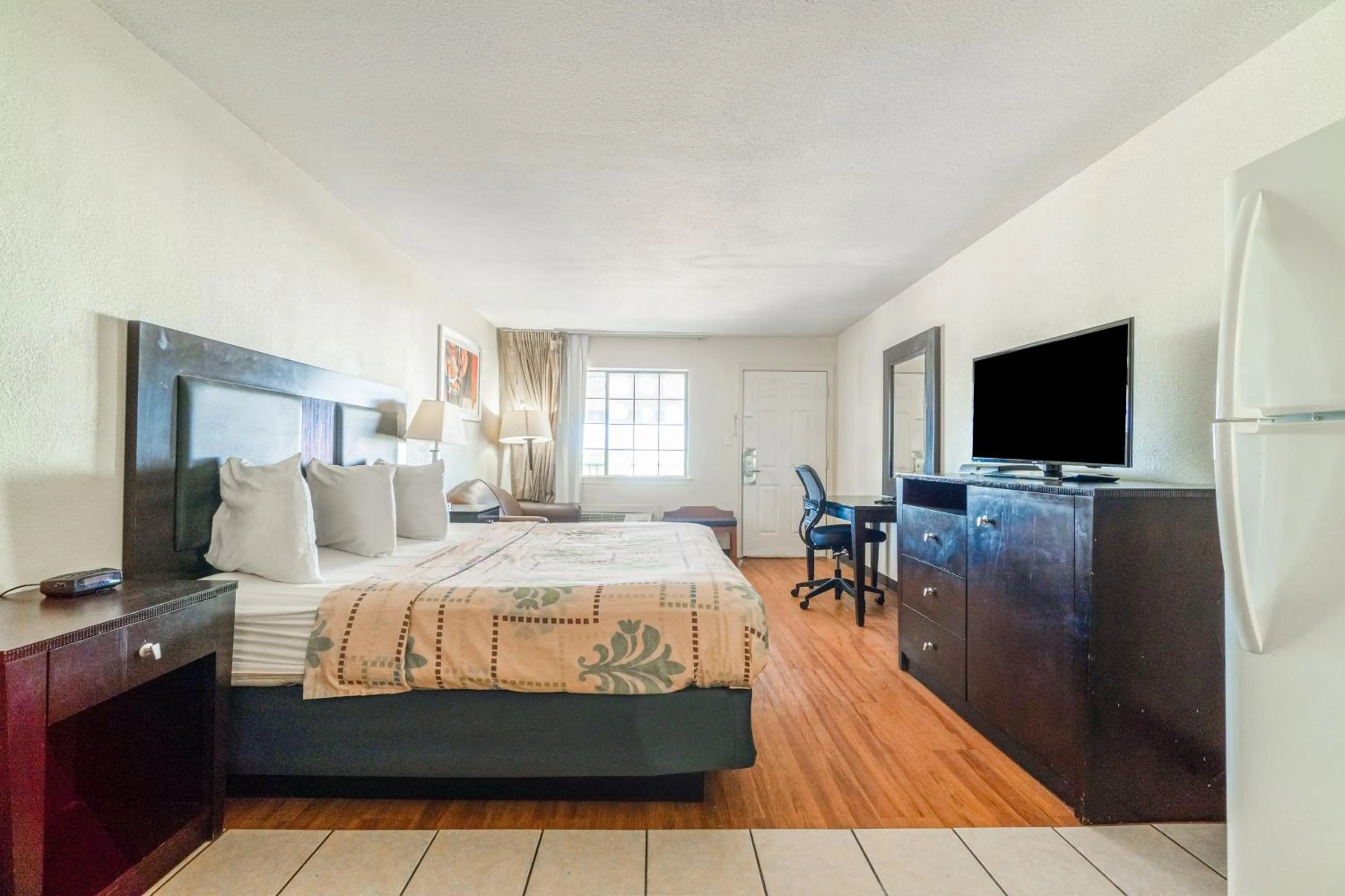 Bed in Executive Inn Port Lavaca by OYO