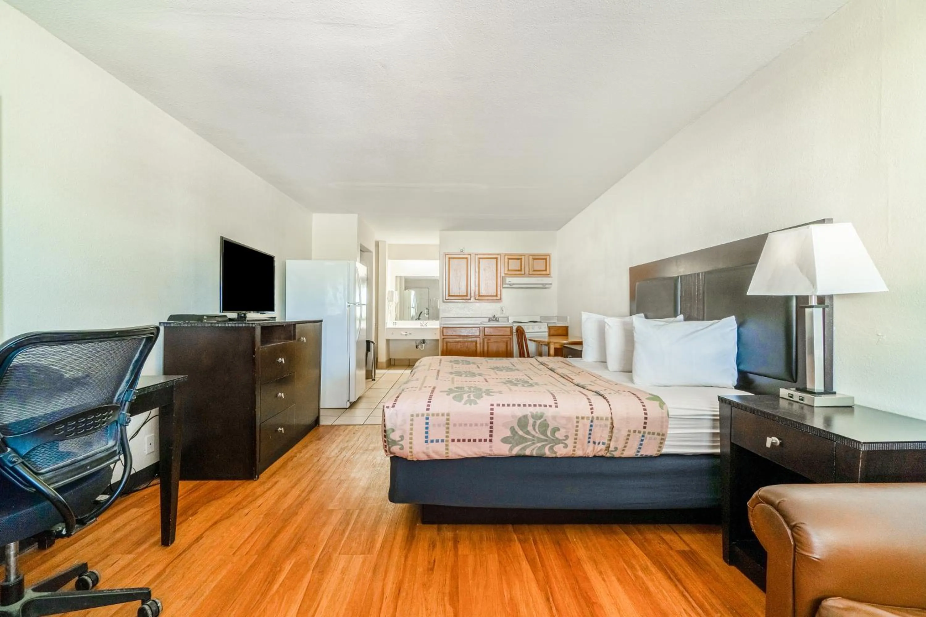 Bedroom, Bed in Executive Inn Port Lavaca by OYO