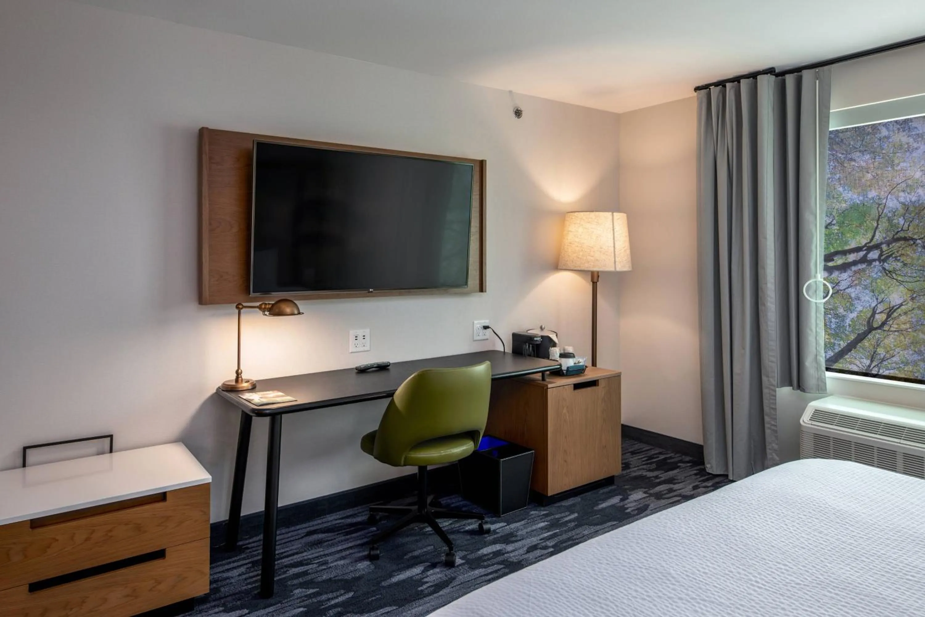 Photo of the whole room, Bed in Fairfield Inn & Suites by Marriott Little Rock Airport