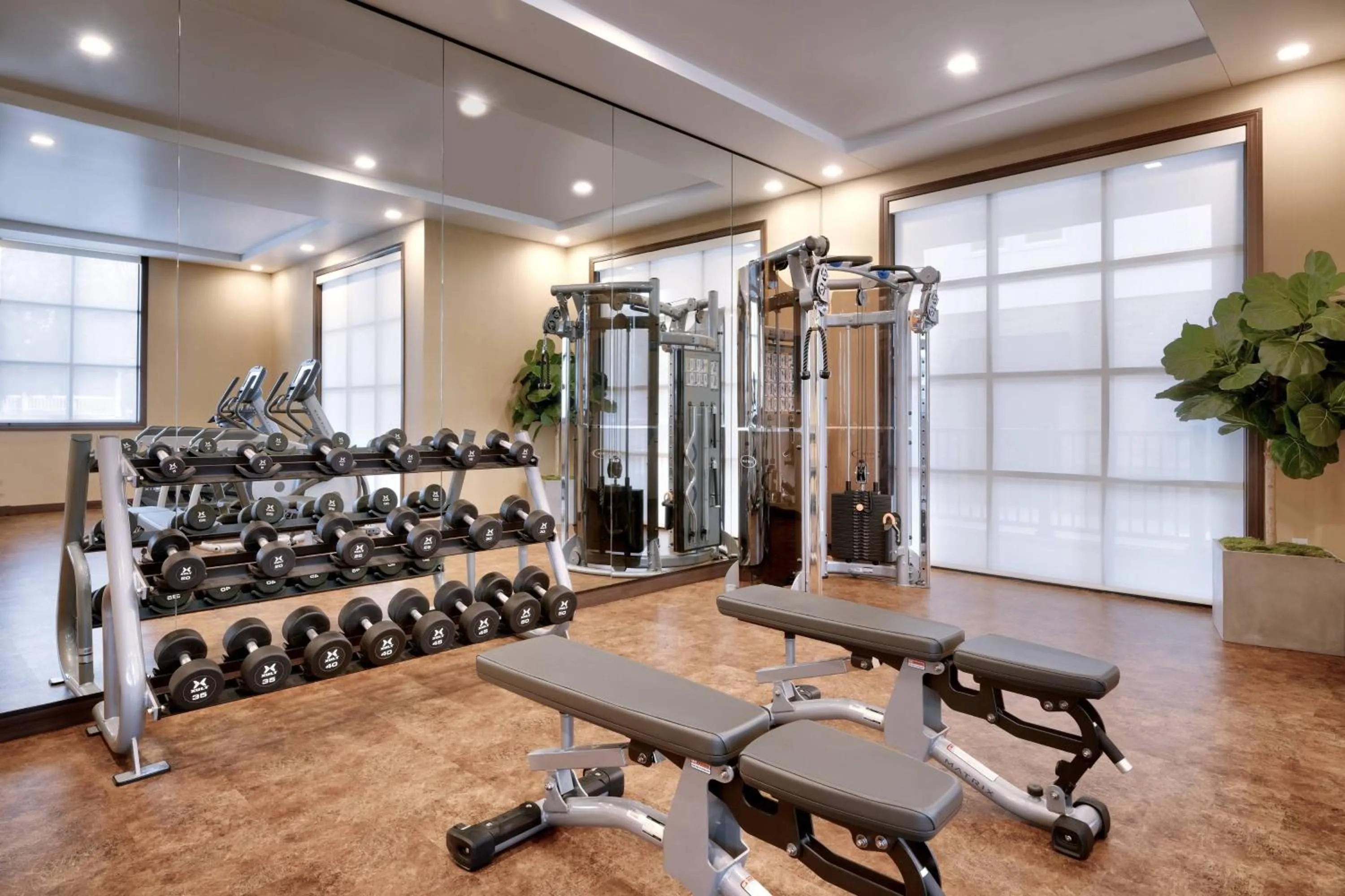 Fitness centre/facilities in The Advenire, Autograph Collection