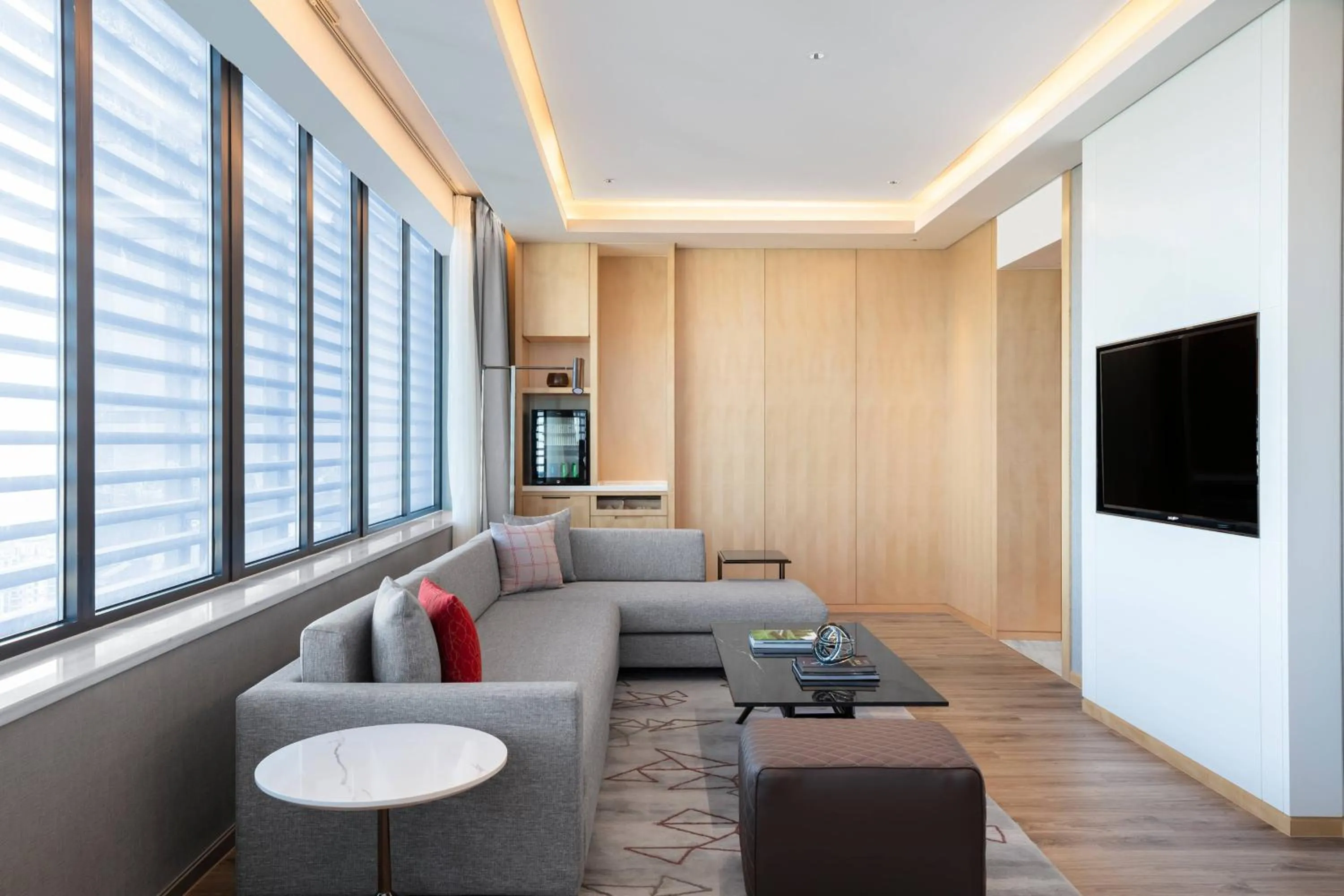 Living room in Courtyard by Marriott Shanghai Songjiang