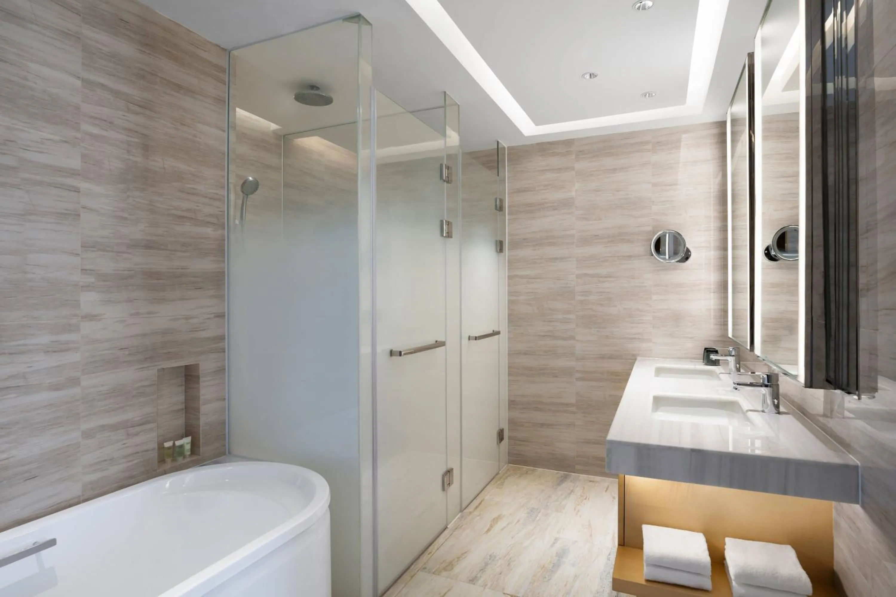 Bathroom in Courtyard by Marriott Shanghai Songjiang