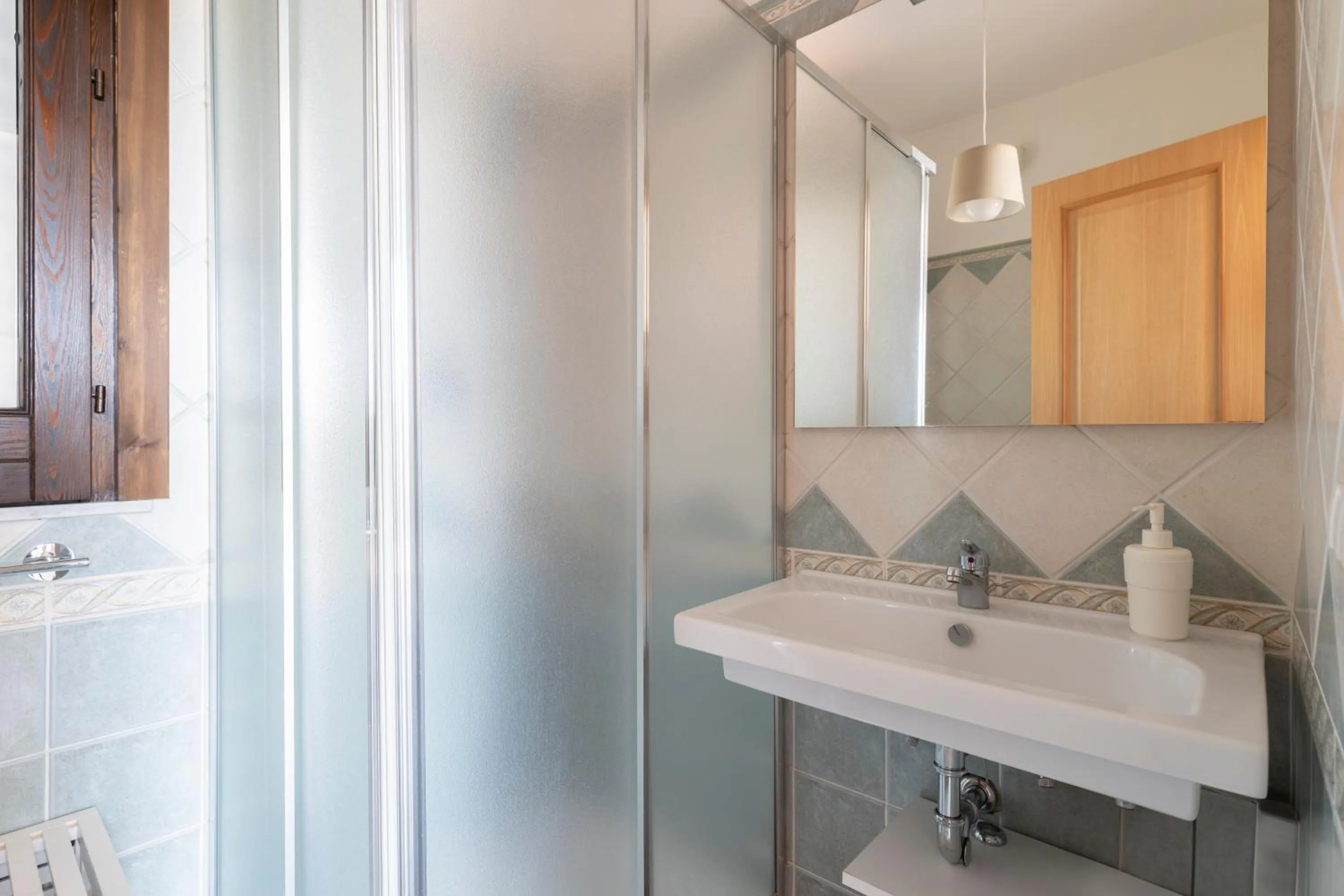 Shower in Villa Vulcano, tra l'Etna e il mare