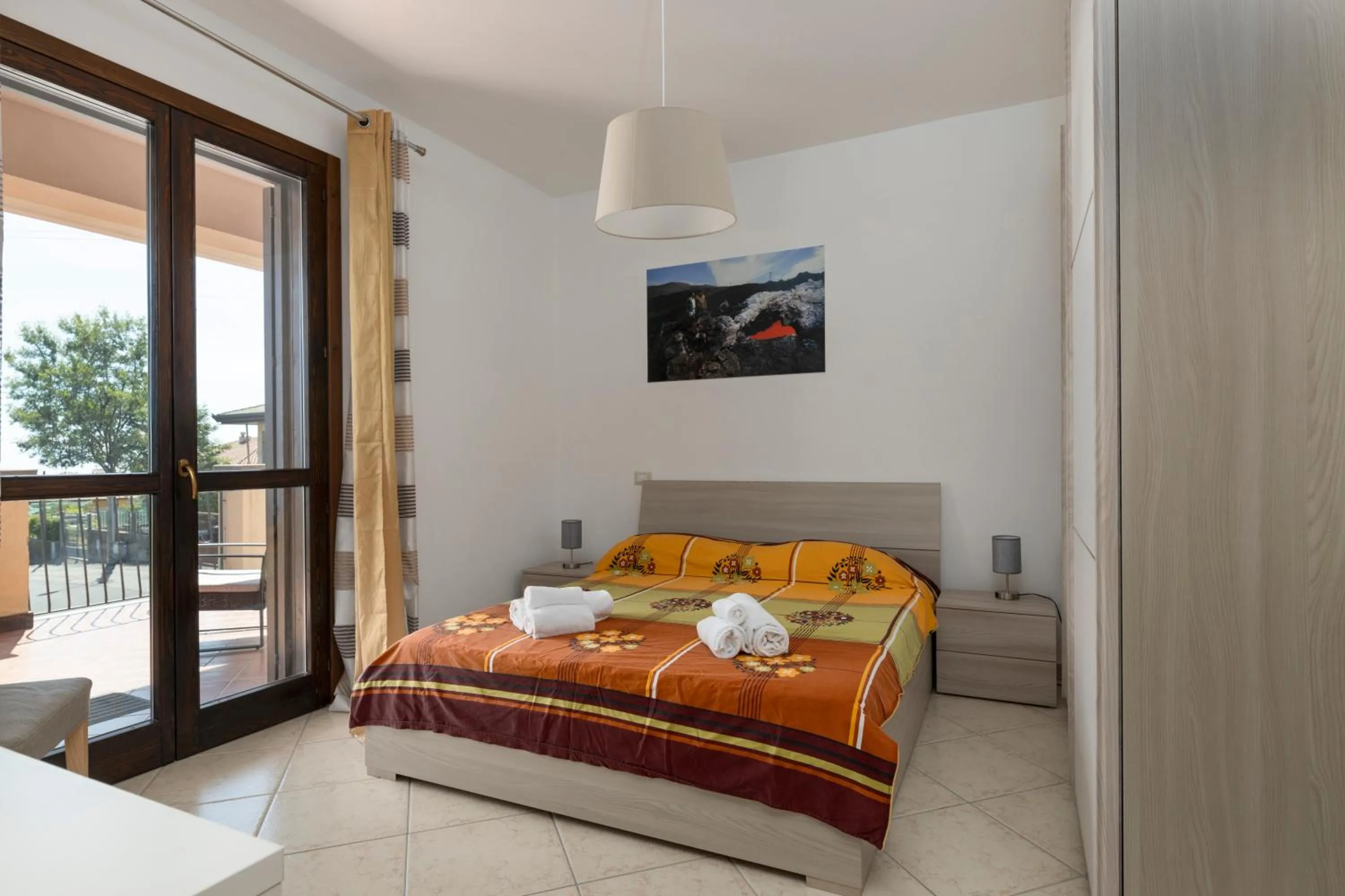 Bedroom, Bed in Villa Vulcano, tra l'Etna e il mare