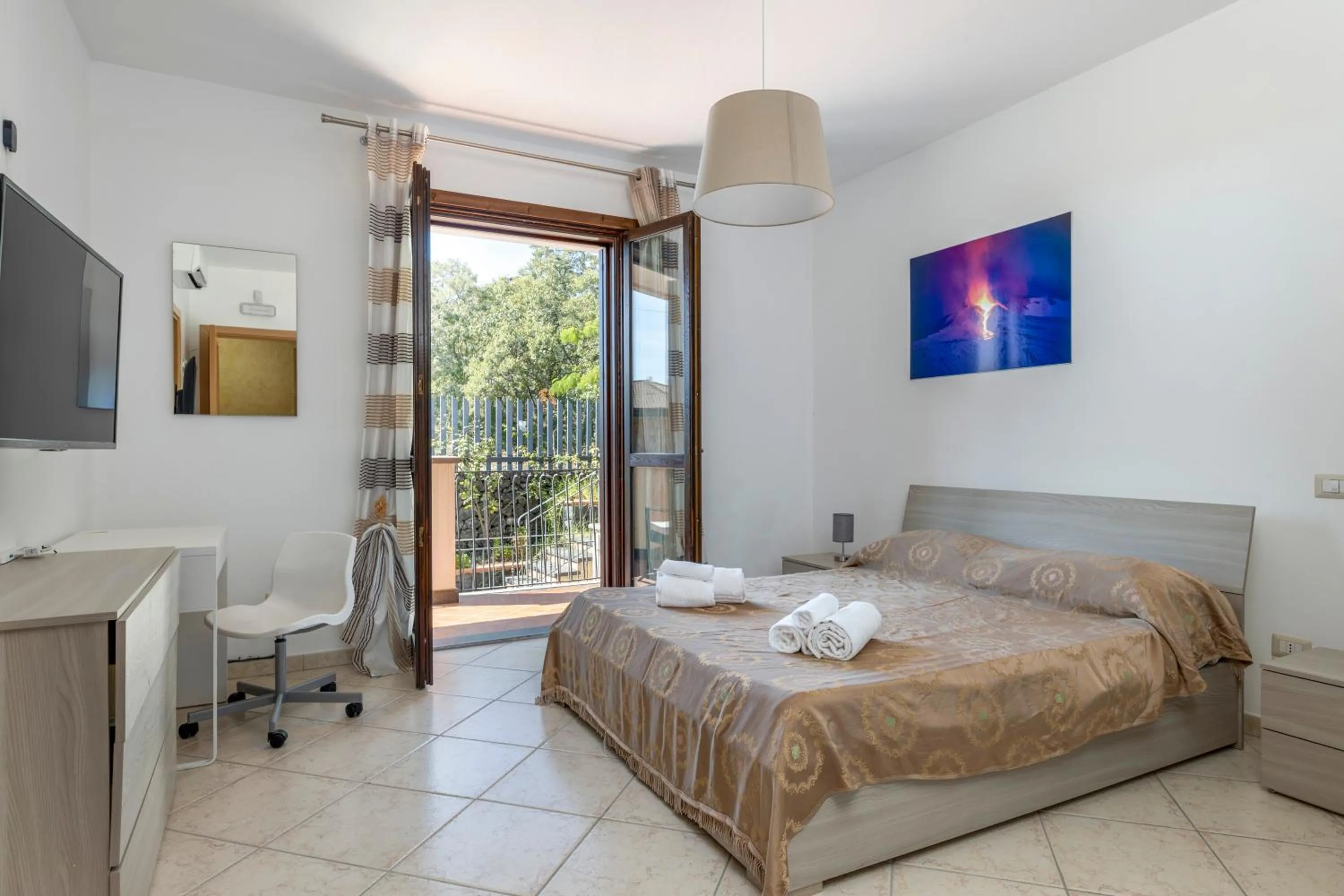 View (from property/room), Bed in Villa Vulcano, tra l'Etna e il mare