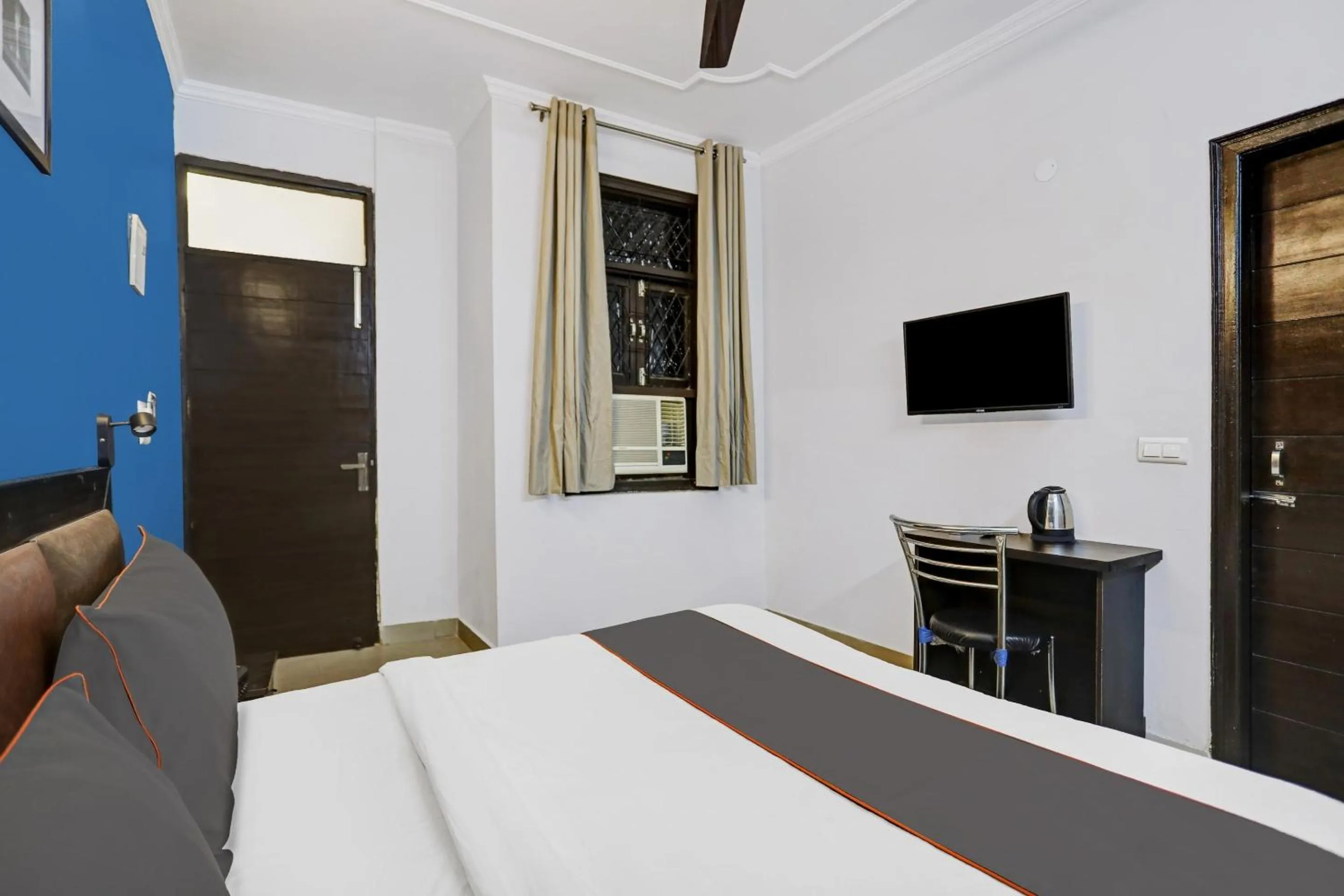 Bedroom, Bed in Super Collection O Agniv Residency Near Saket Metro