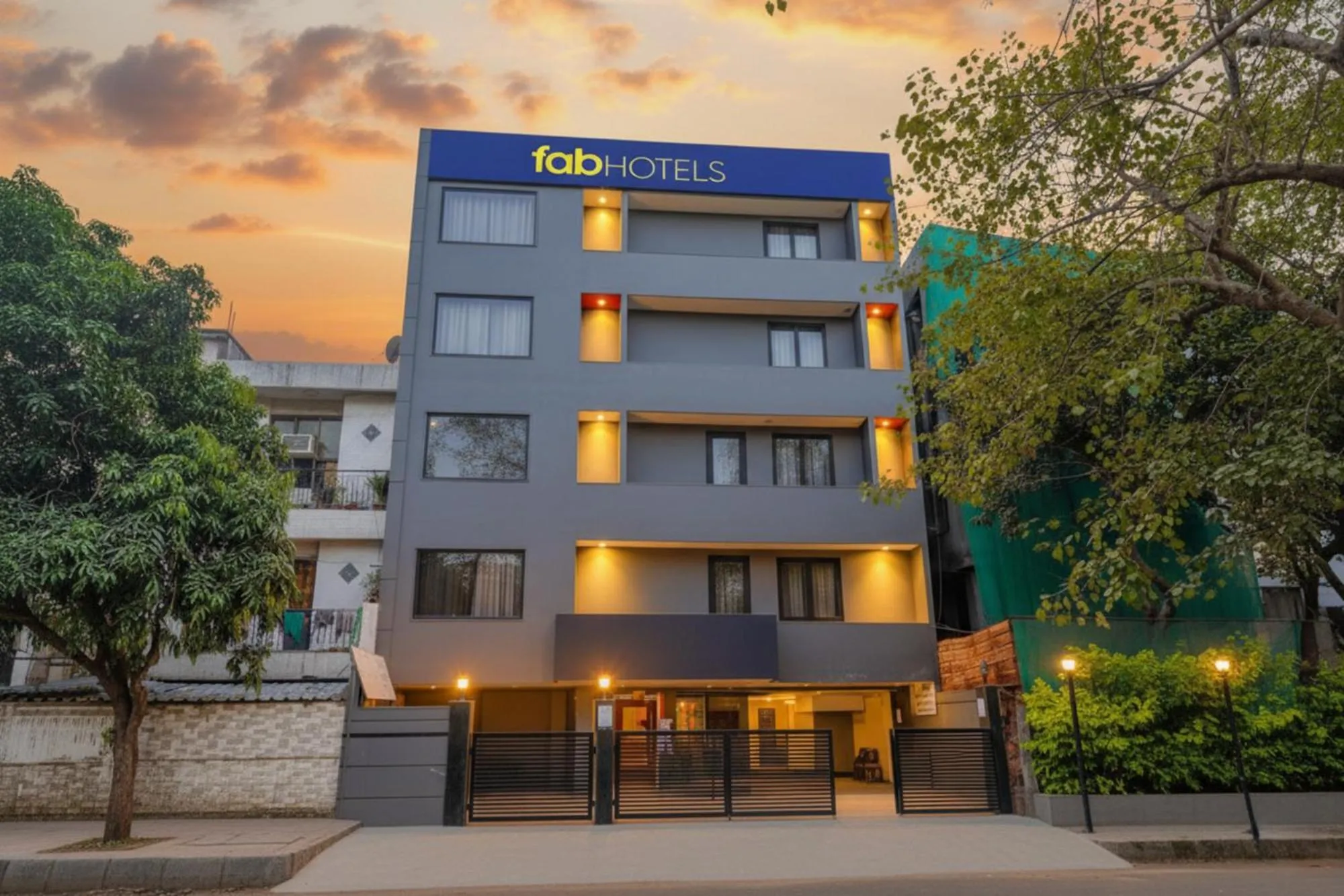 Property building in Via La Serene