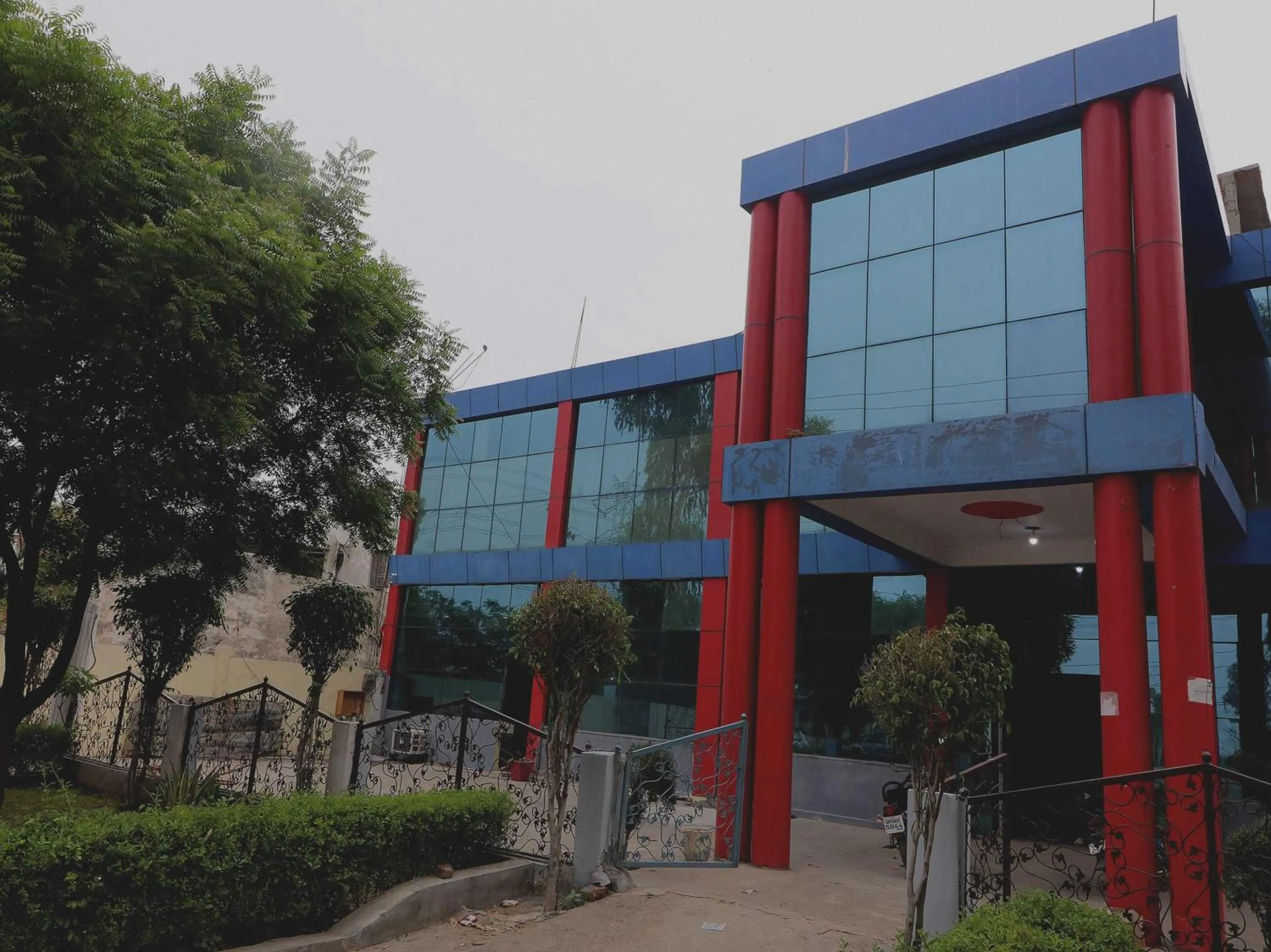 Facade/entrance in Hotel O Mulaqat