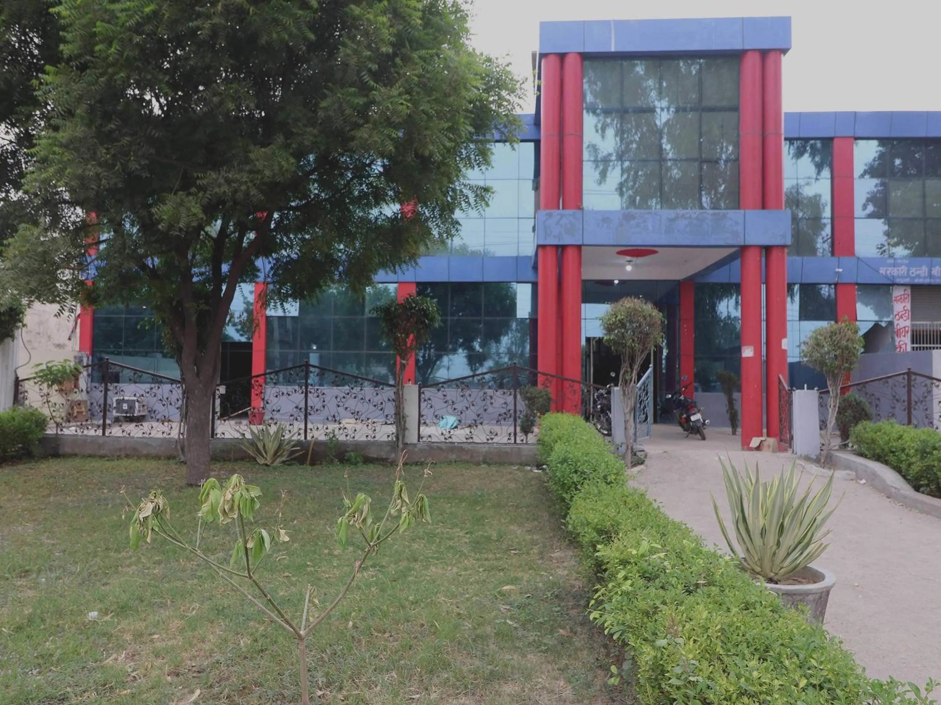 Facade/entrance in Hotel O Mulaqat