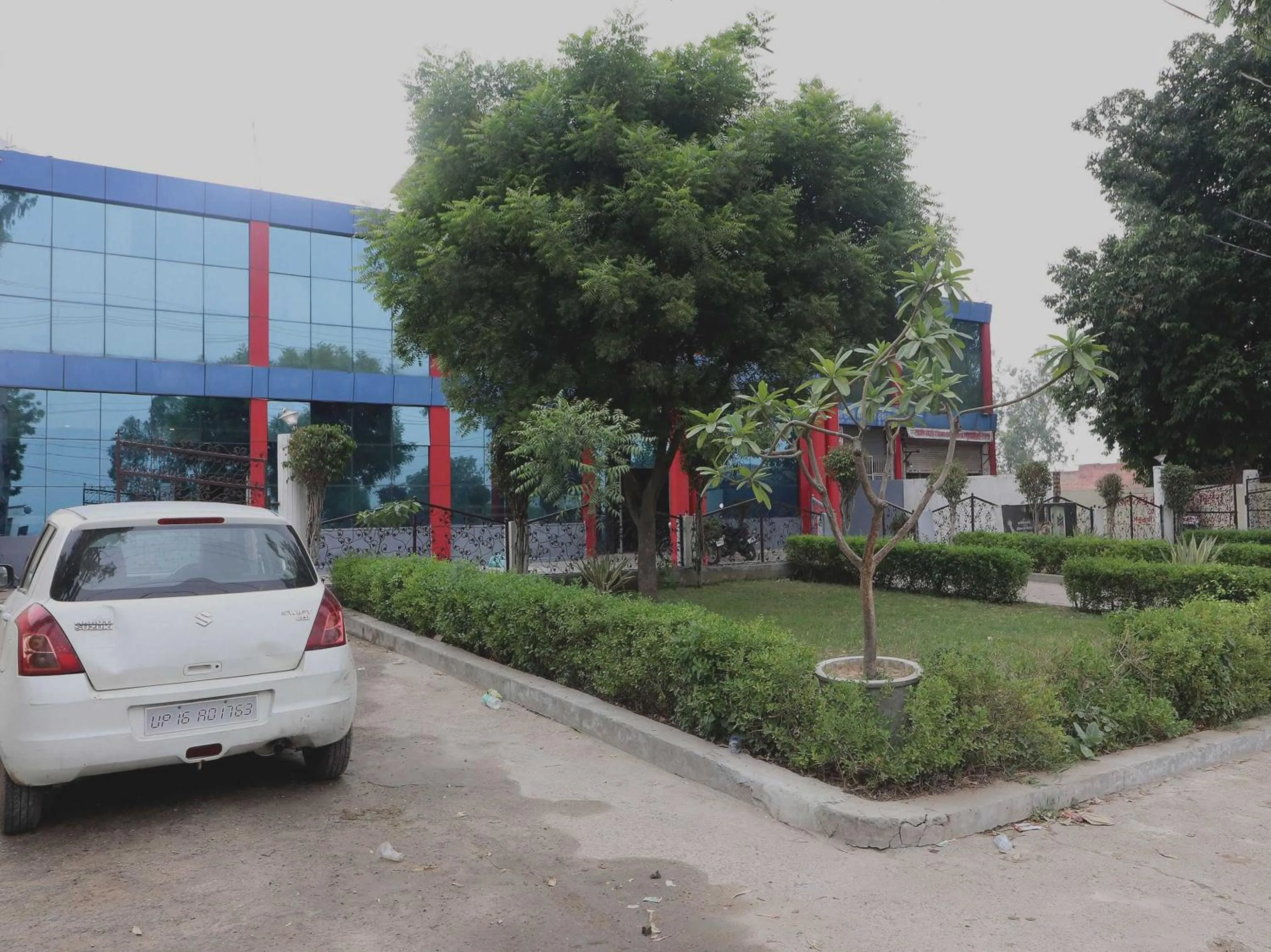 Facade/entrance in Hotel O Mulaqat