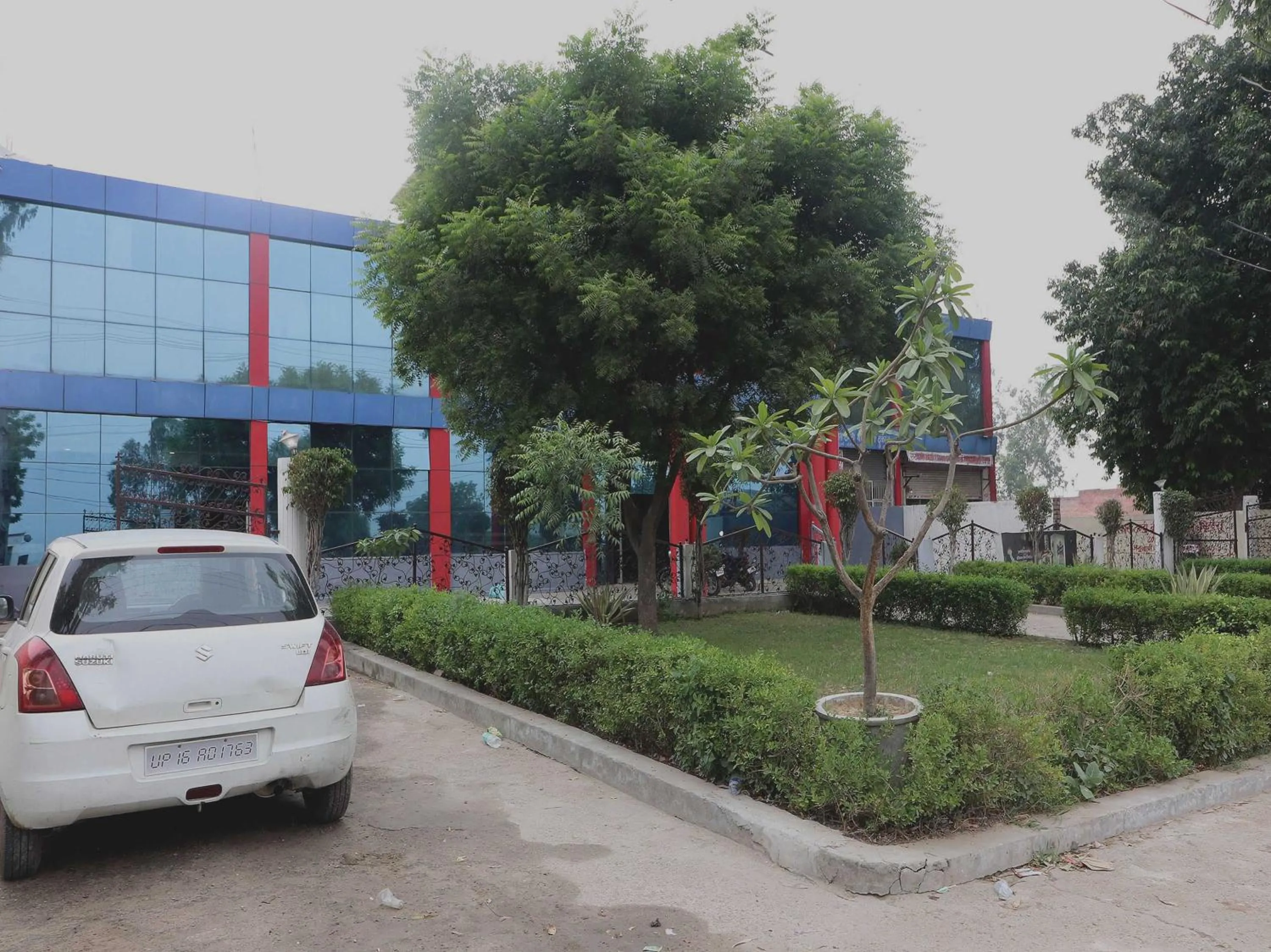 Facade/entrance in Hotel O Mulaqat